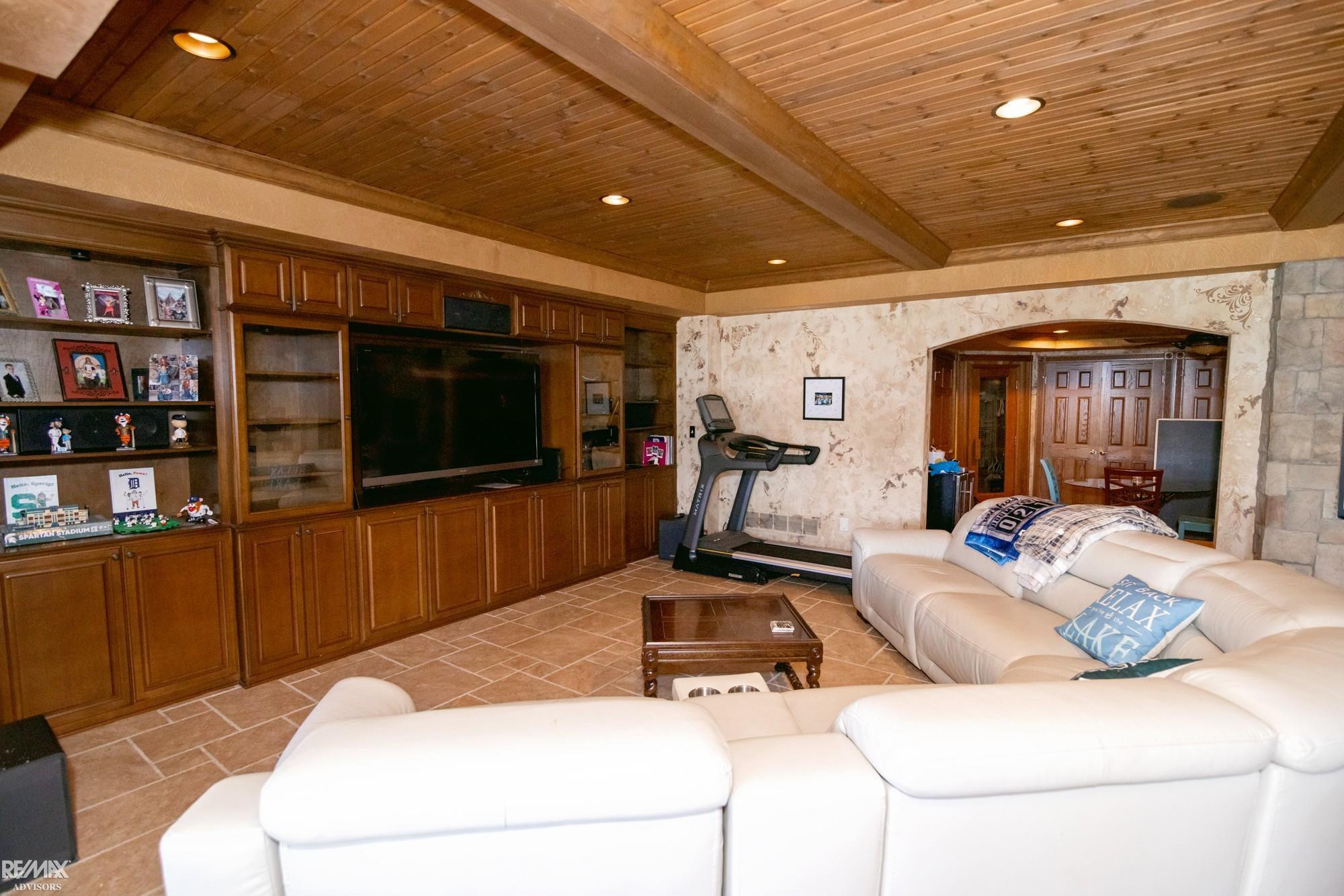 51244 Forster Lane, Shelby, MI, 48316