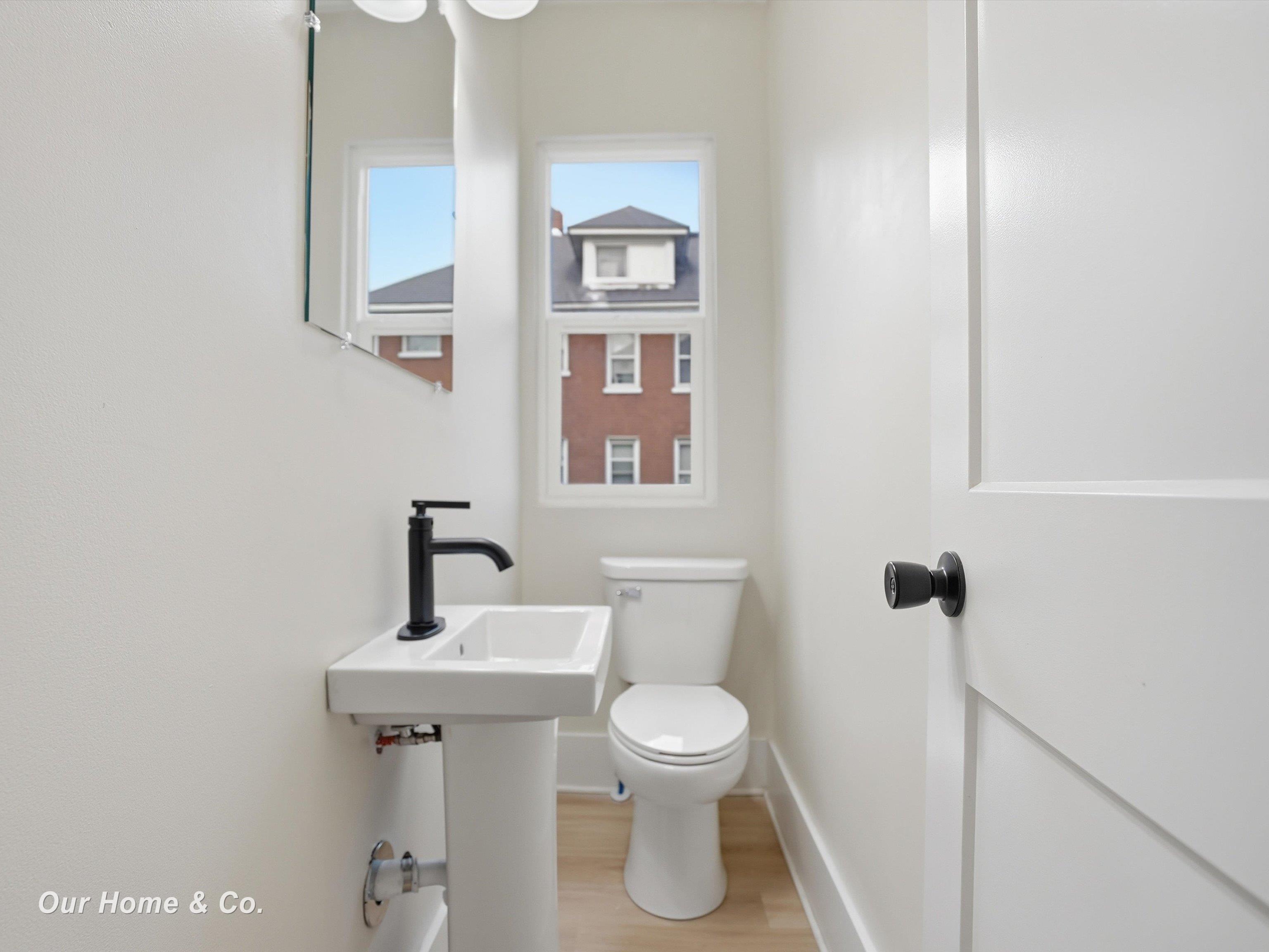 1956 Lothrop Street, Detroit, MI, 48206-2631