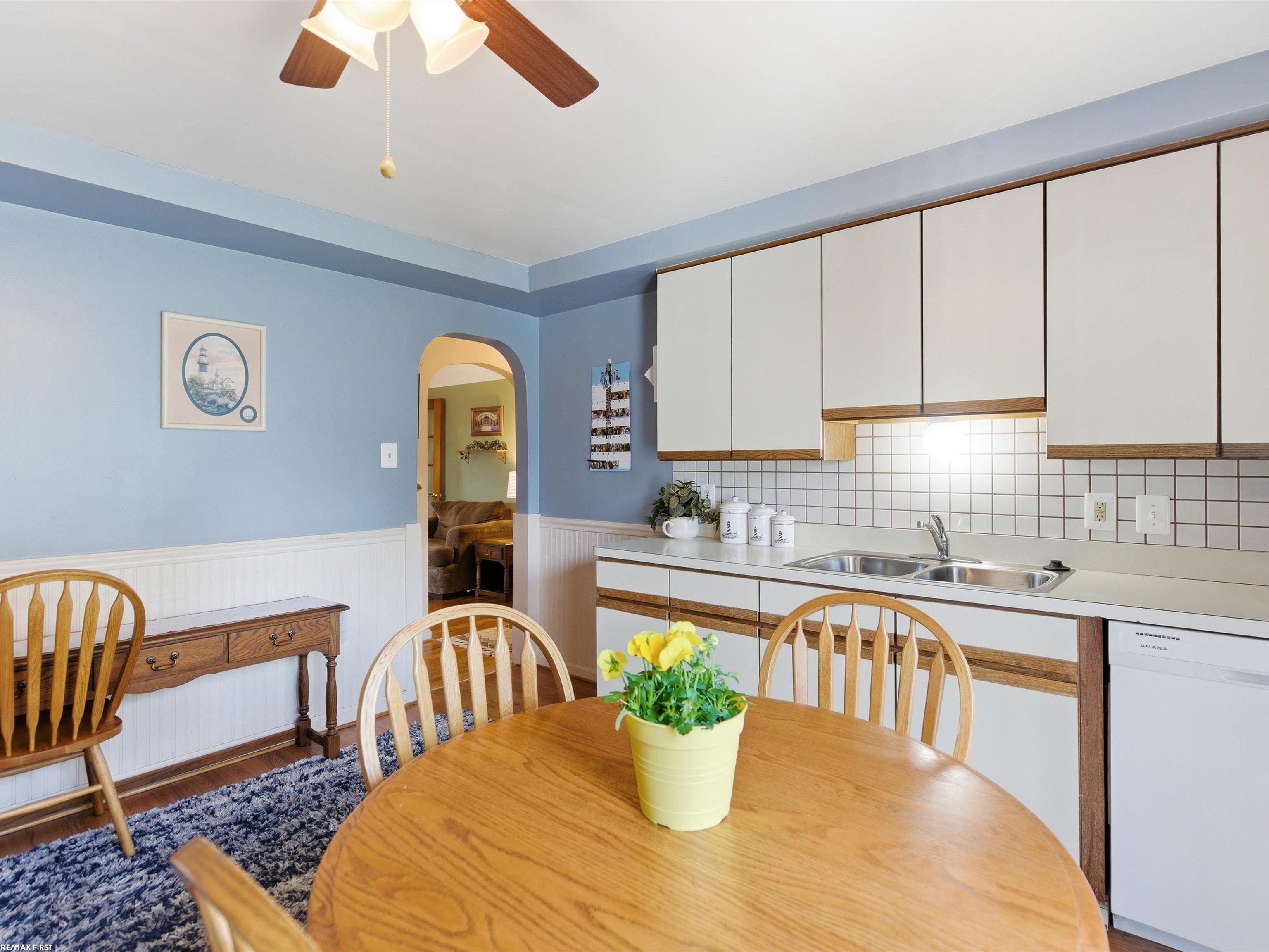 7399 Mckinley Avenue, Center Line, MI, 48015