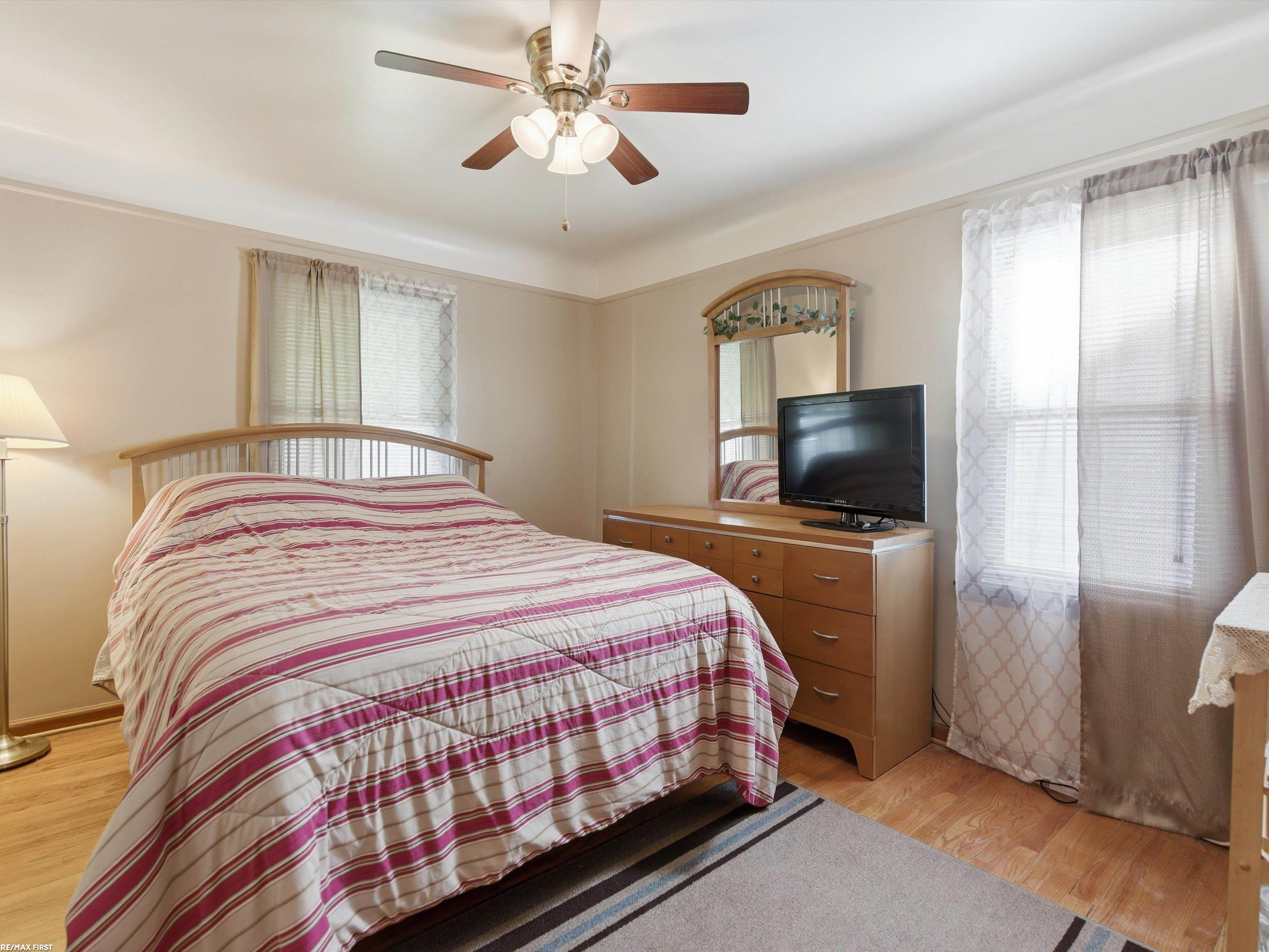 7399 Mckinley Avenue, Center Line, MI, 48015