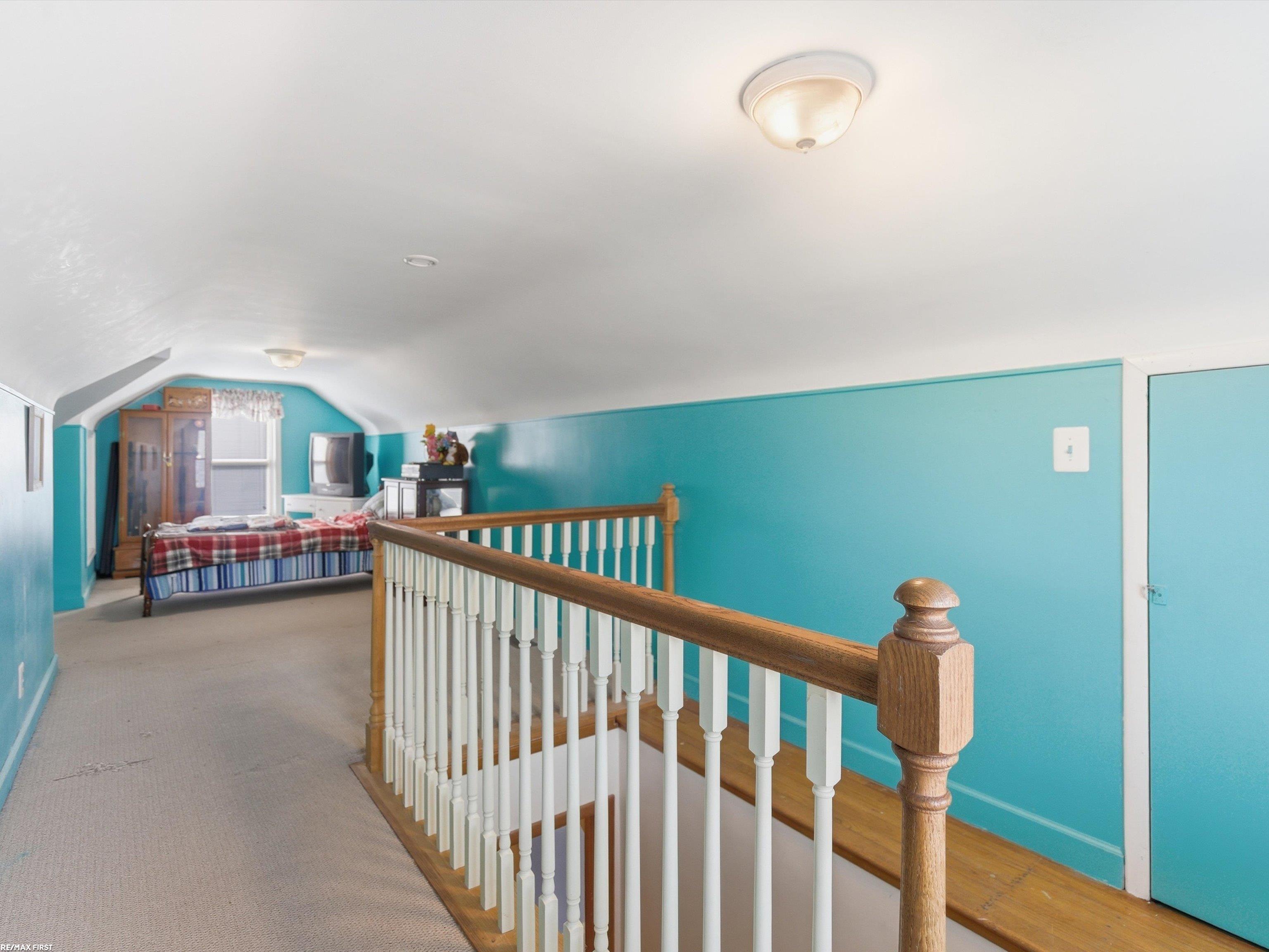 7399 Mckinley Avenue, Center Line, MI, 48015