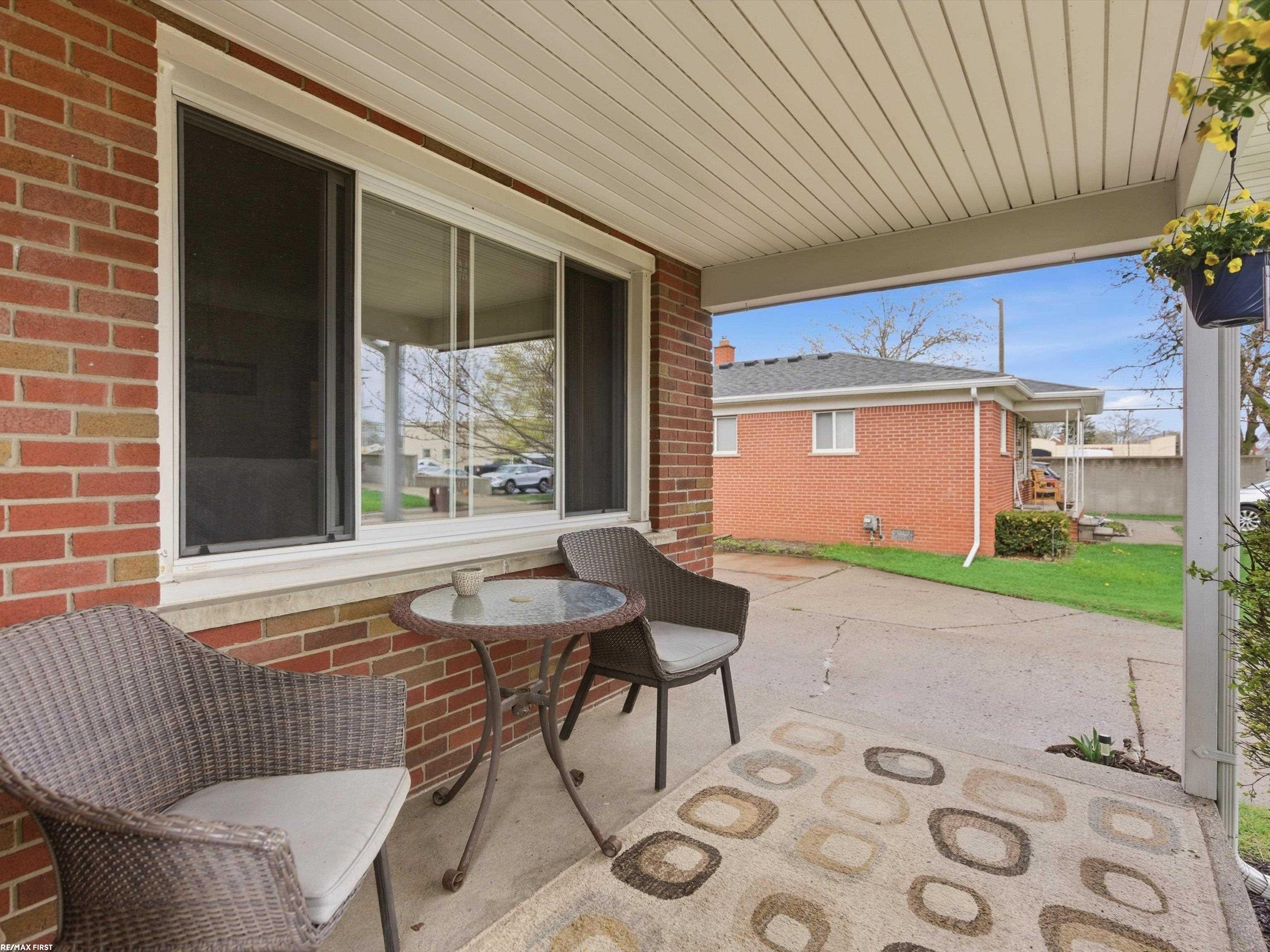 7399 Mckinley Avenue, Center Line, MI, 48015