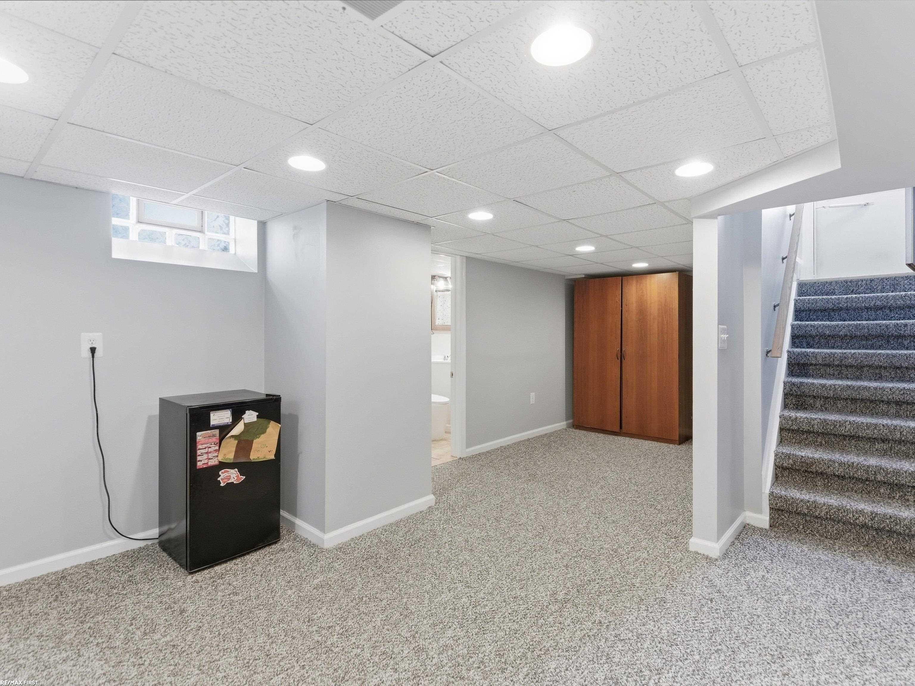 7399 Mckinley Avenue, Center Line, MI, 48015