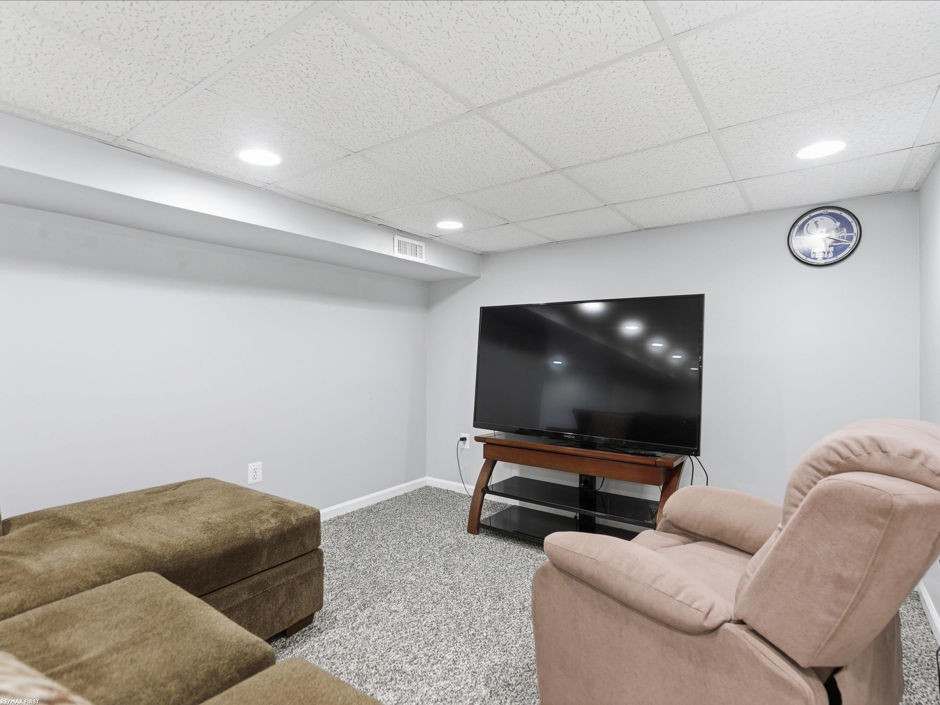 7399 Mckinley Avenue, Center Line, MI, 48015