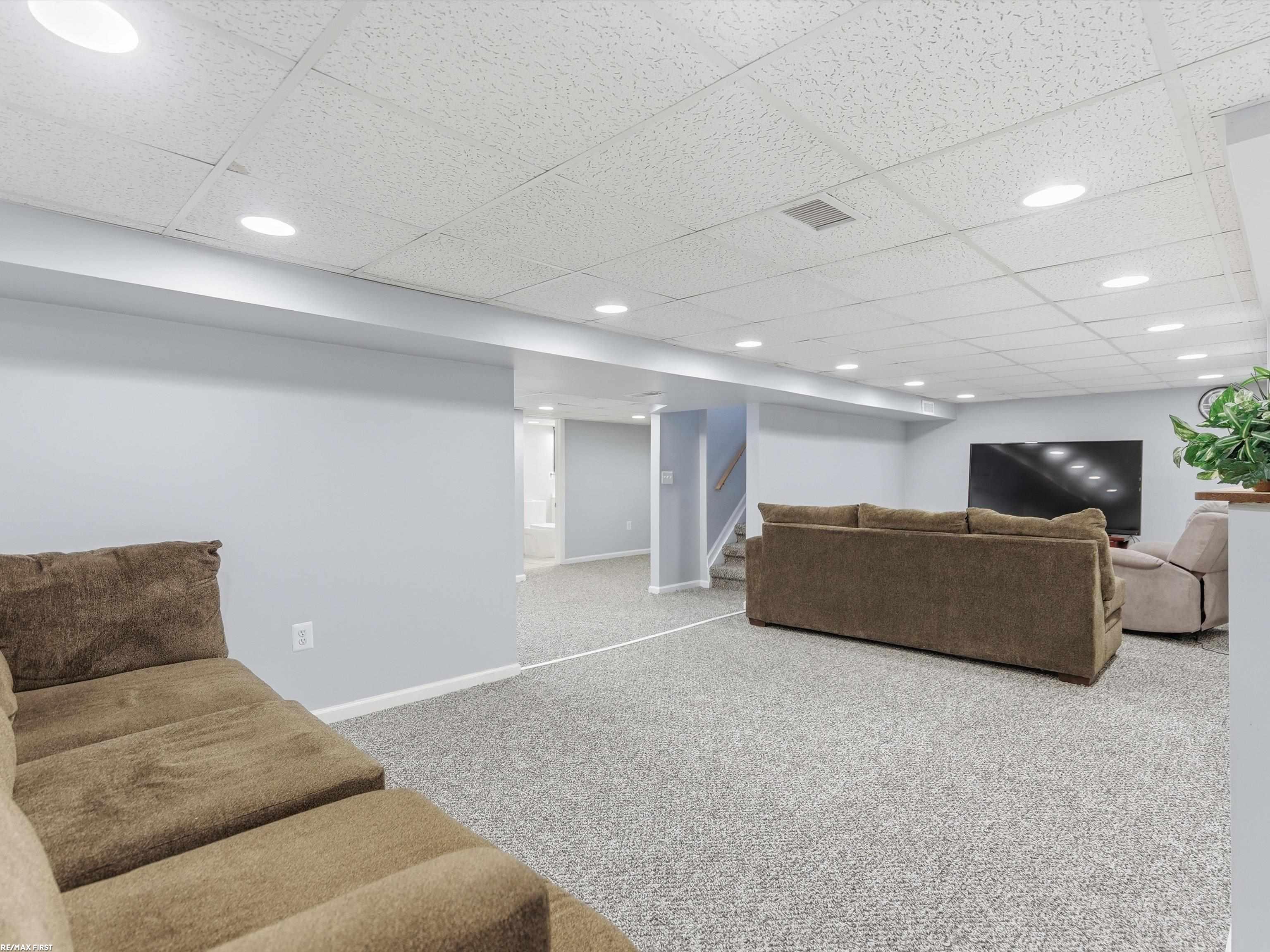 7399 Mckinley Avenue, Center Line, MI, 48015