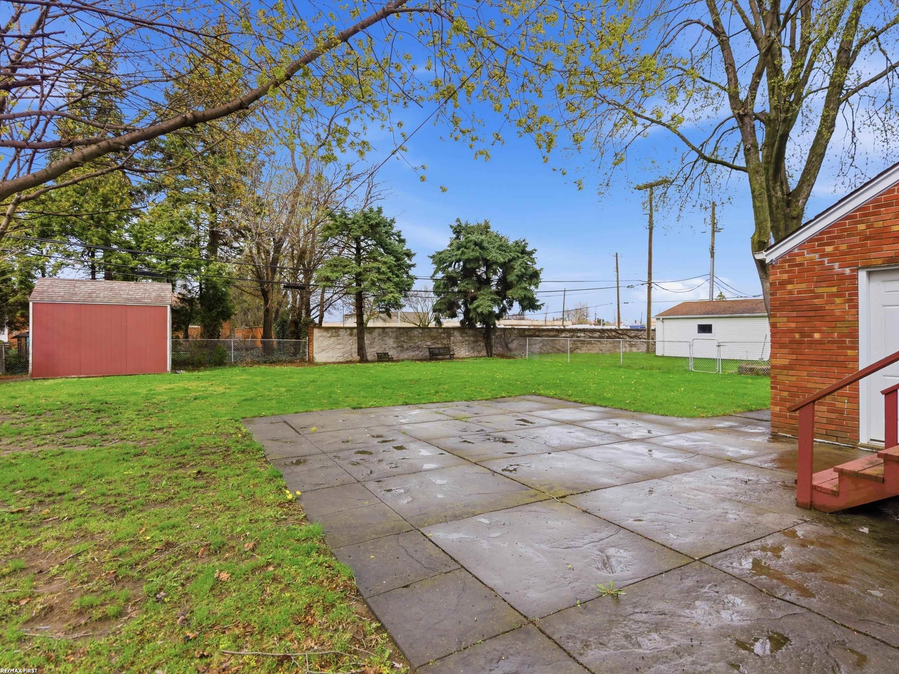 7399 Mckinley Avenue, Center Line, MI, 48015