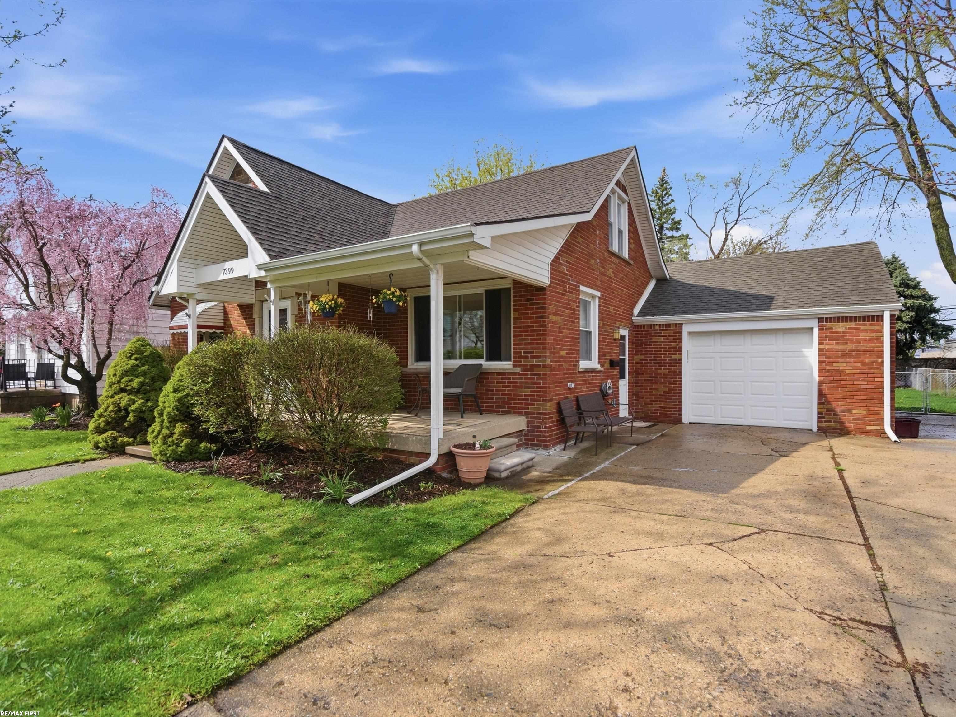 7399 Mckinley Avenue, Center Line, MI, 48015