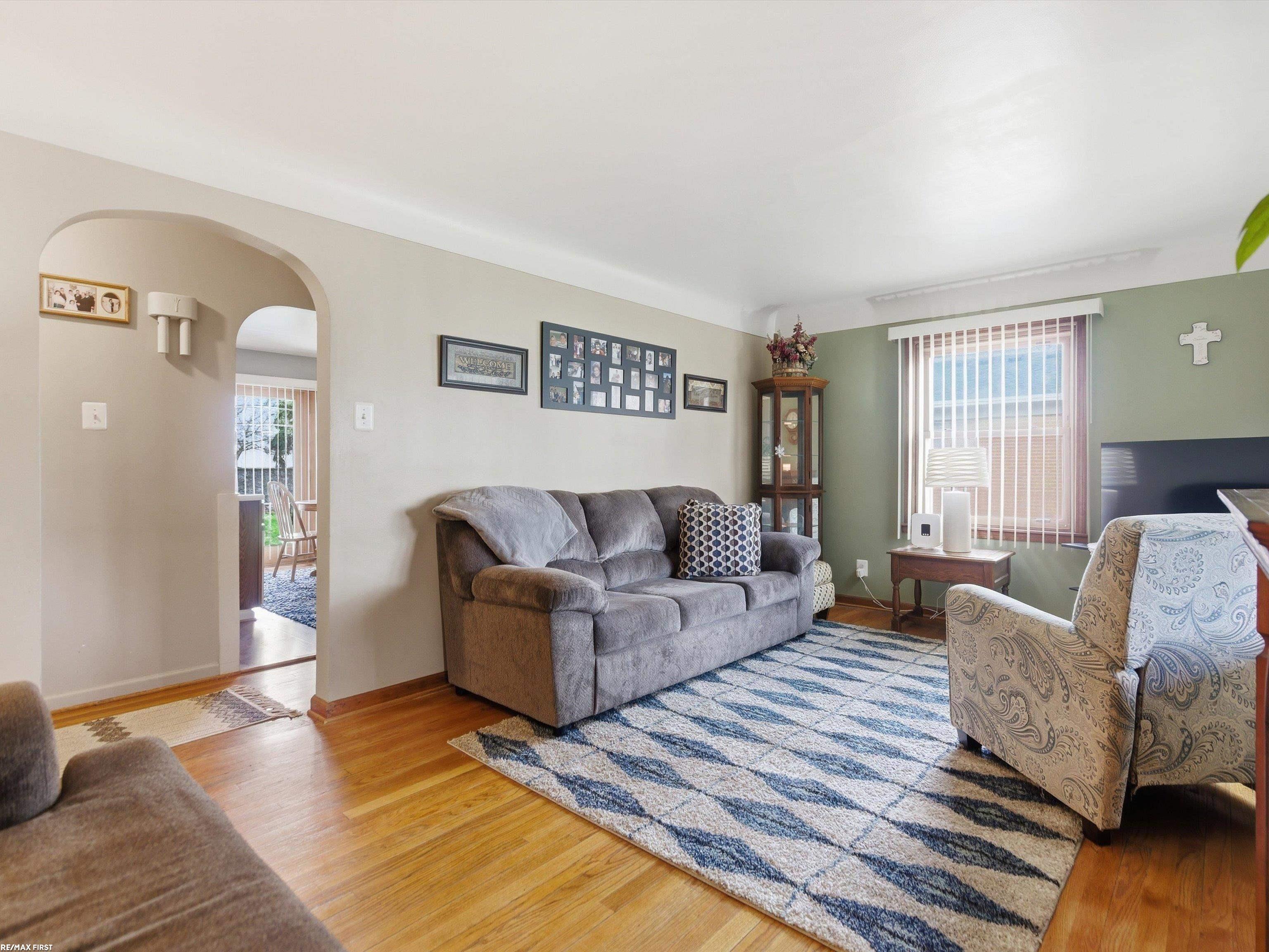 7399 Mckinley Avenue, Center Line, MI, 48015