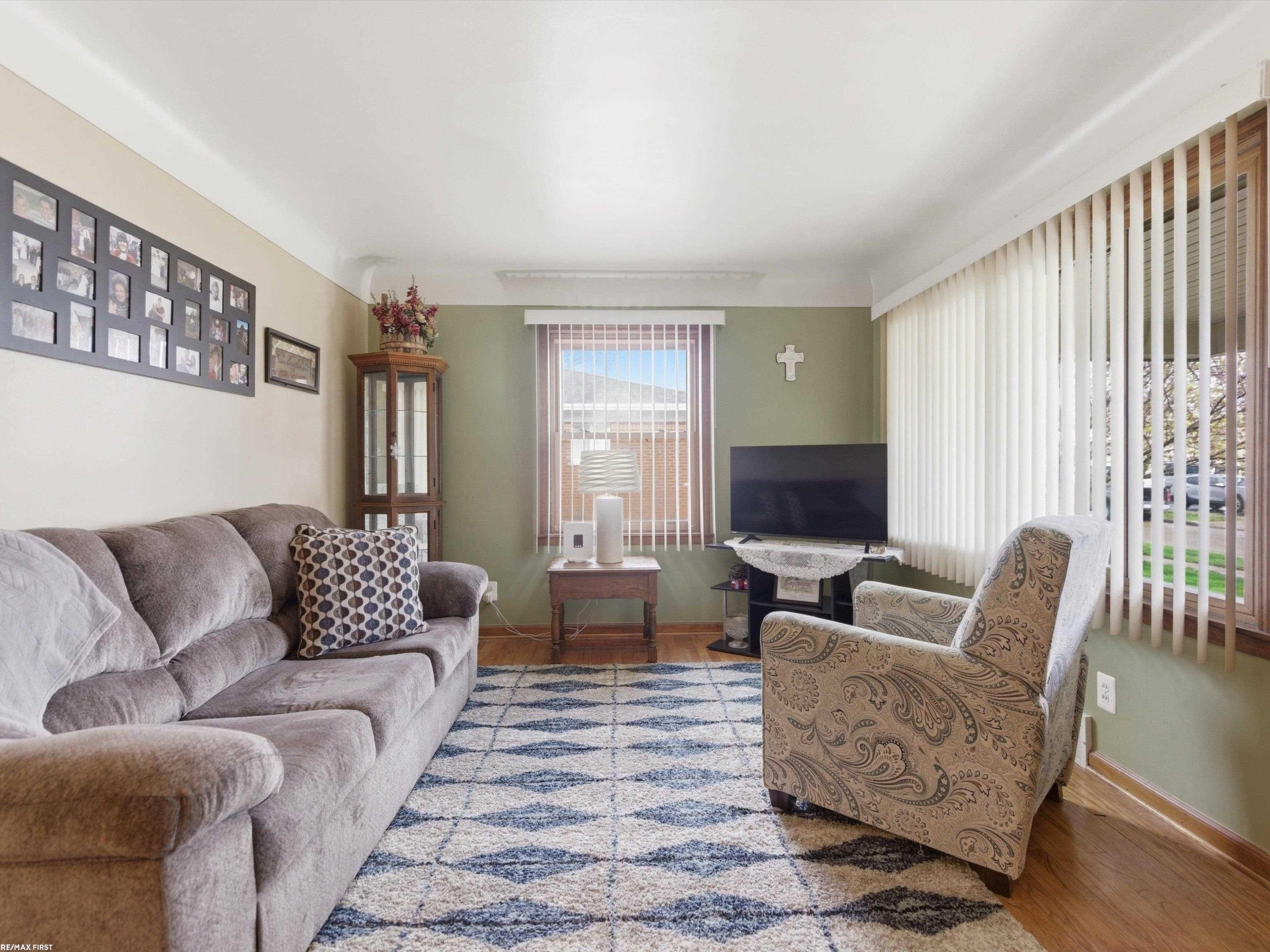 7399 Mckinley Avenue, Center Line, MI, 48015