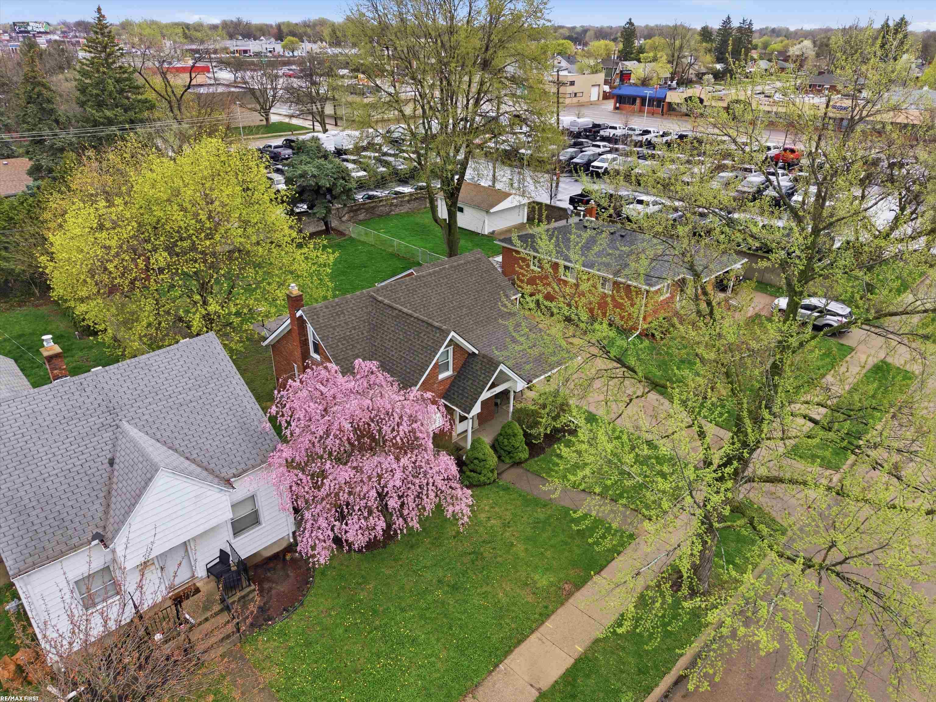 7399 Mckinley Avenue, Center Line, MI, 48015