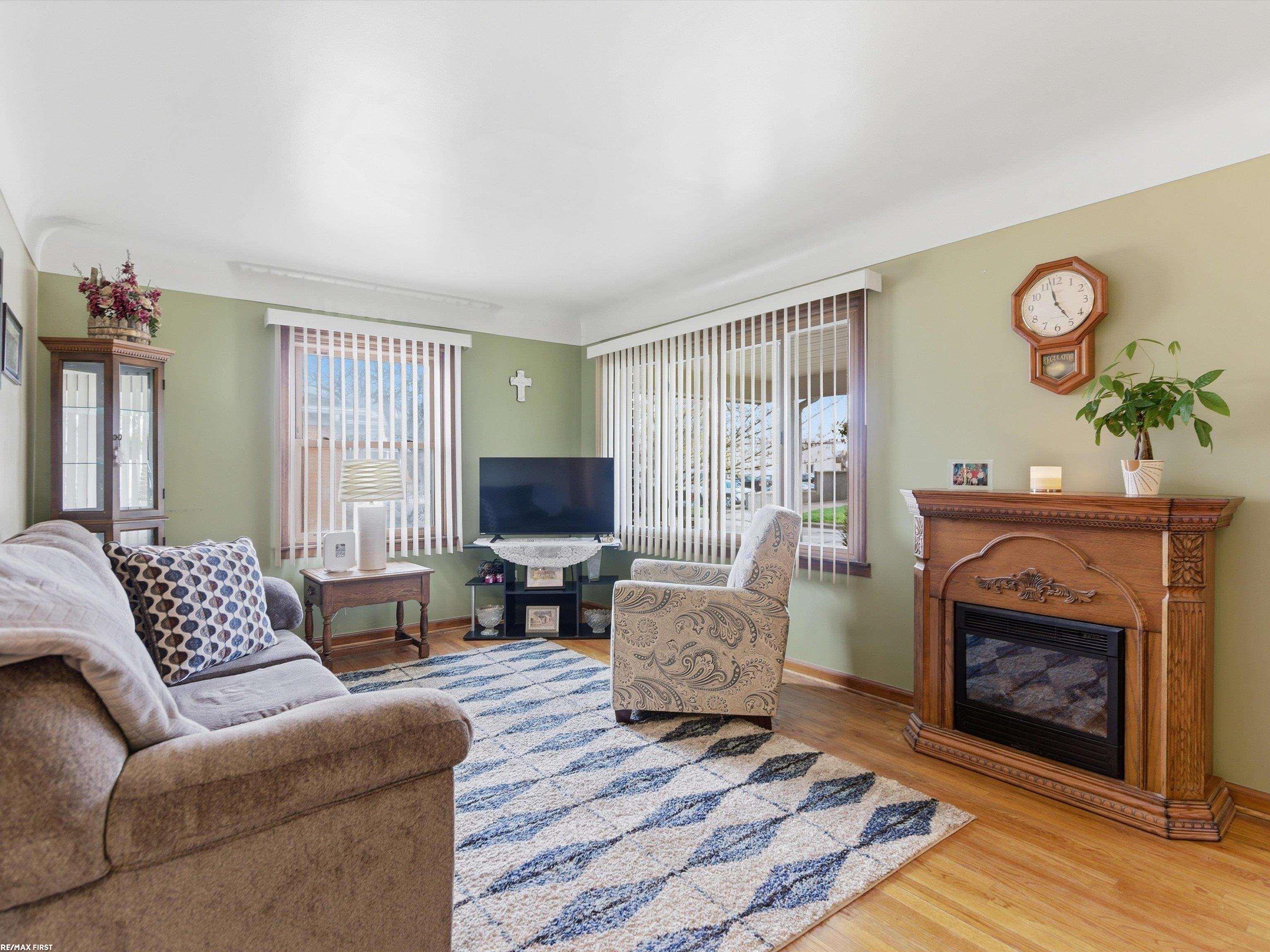 7399 Mckinley Avenue, Center Line, MI, 48015