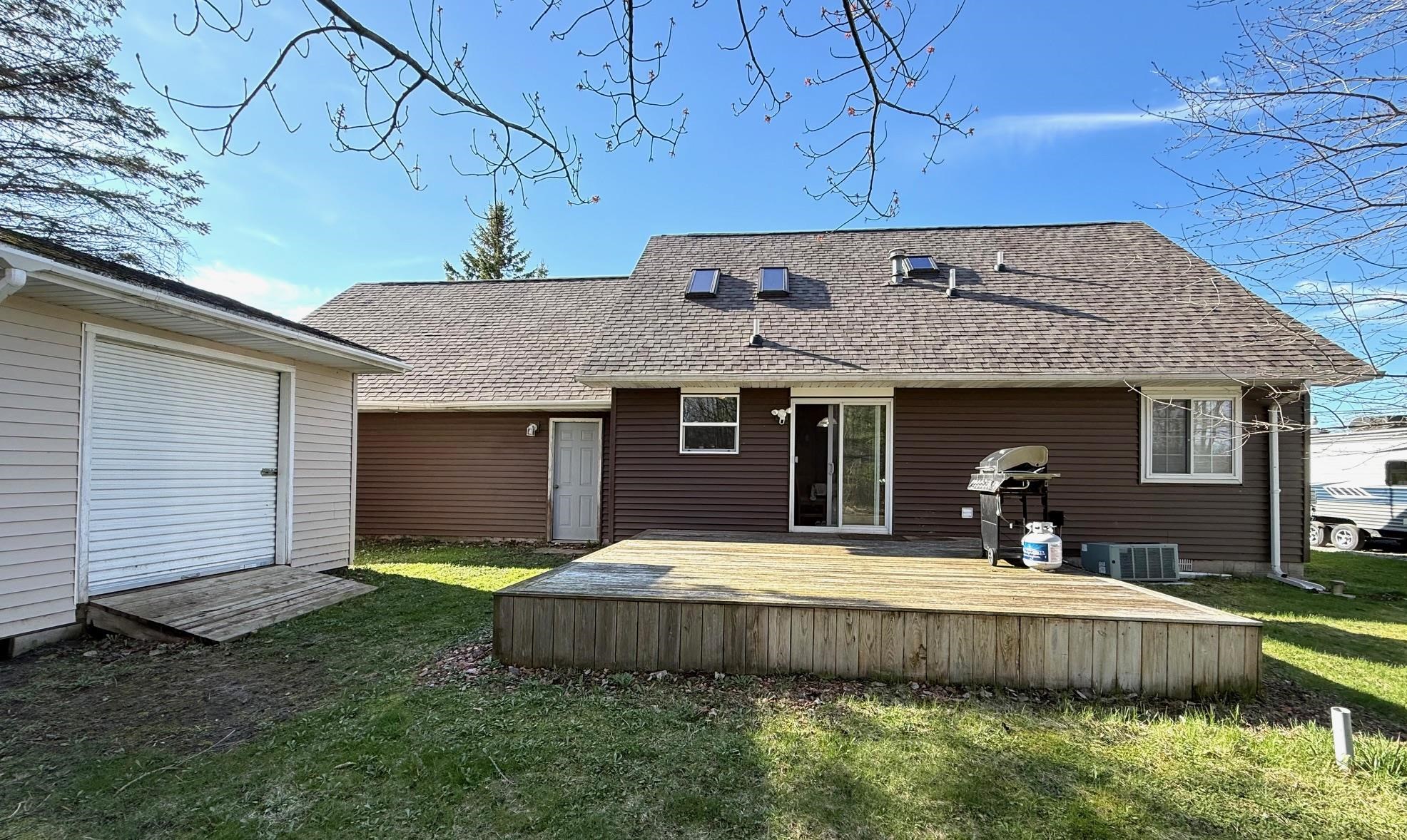 106 River Trail Drive, Bay City, MI, 48706