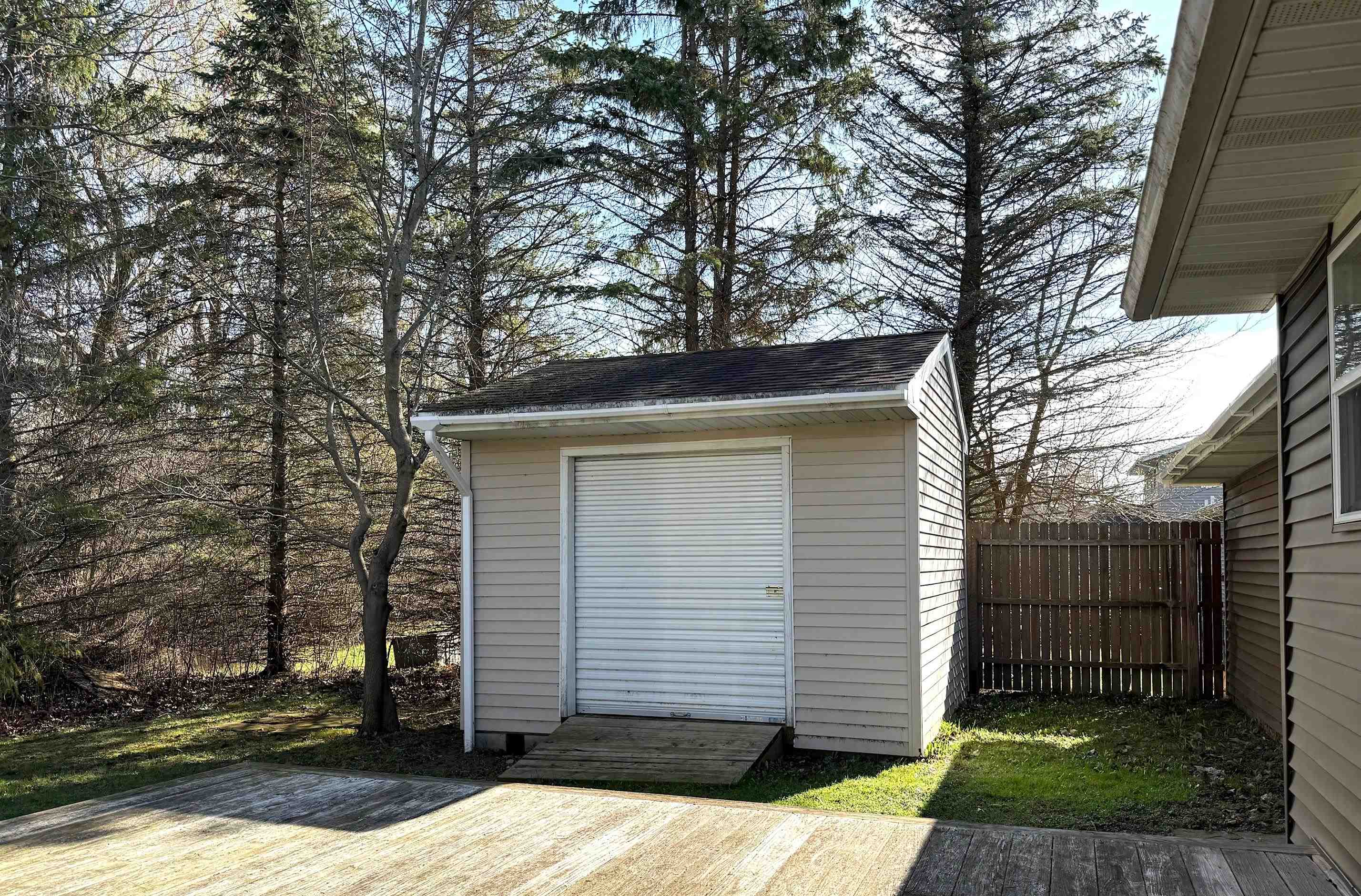 106 River Trail Drive, Bay City, MI, 48706