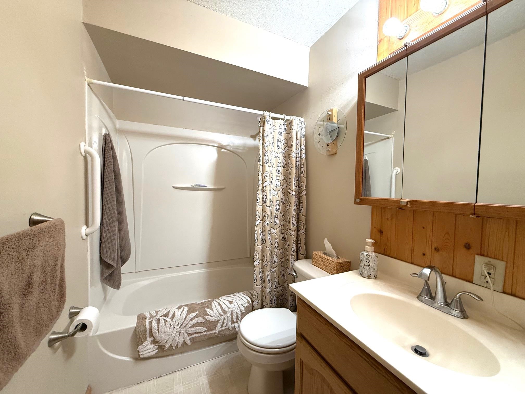 106 River Trail Drive, Bay City, MI, 48706