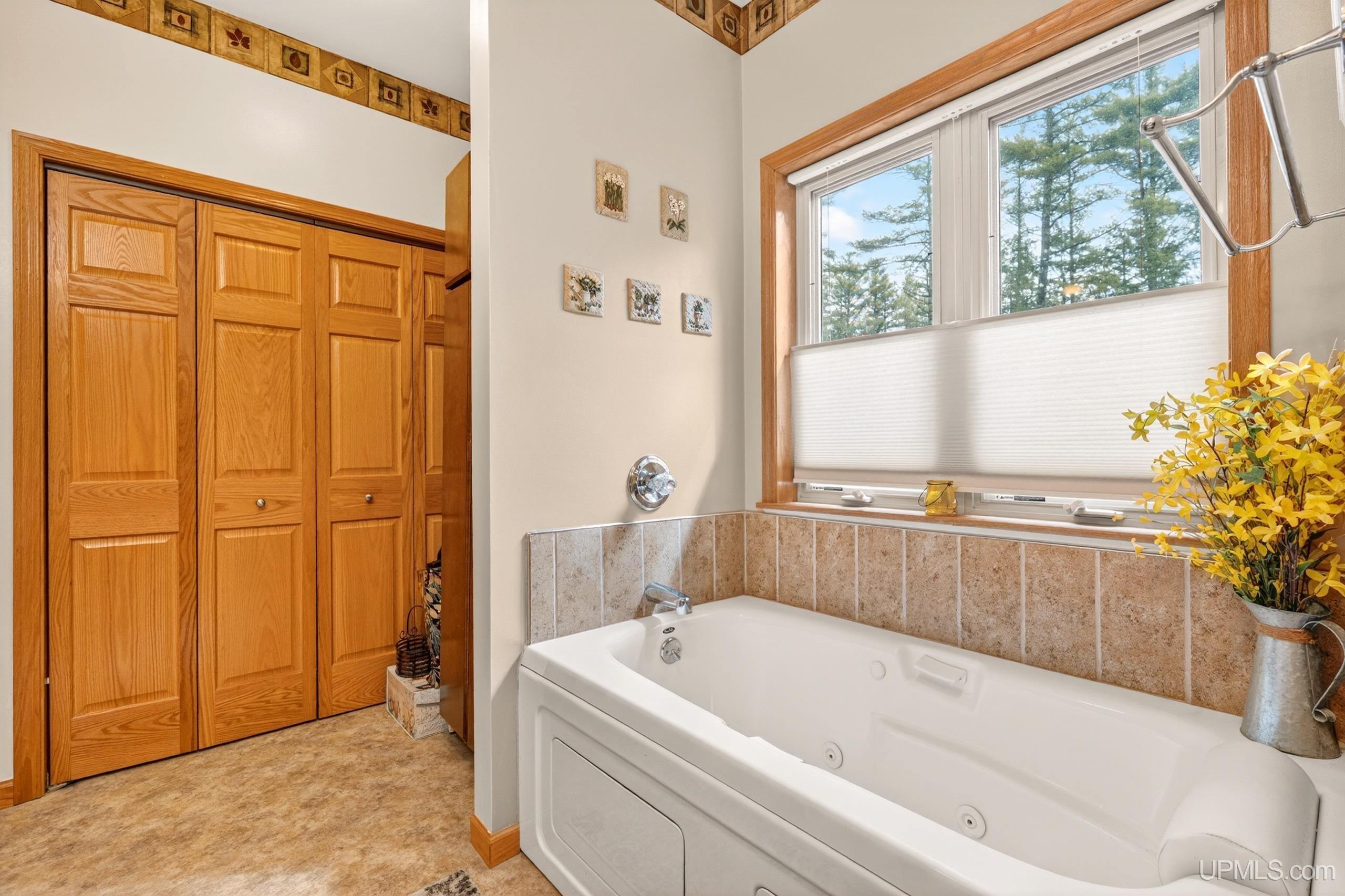 15176 33rd Road, Wetmore, MI, 49895