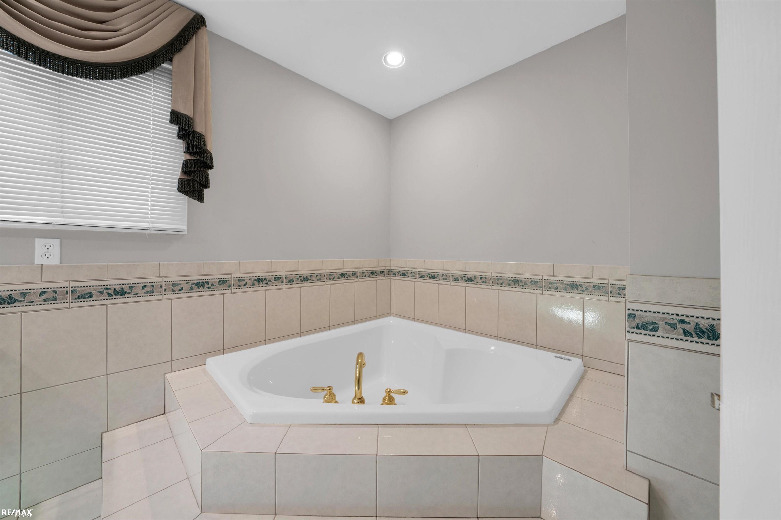 14155 Glenwood Drive, Shelby Twp, MI, 48315