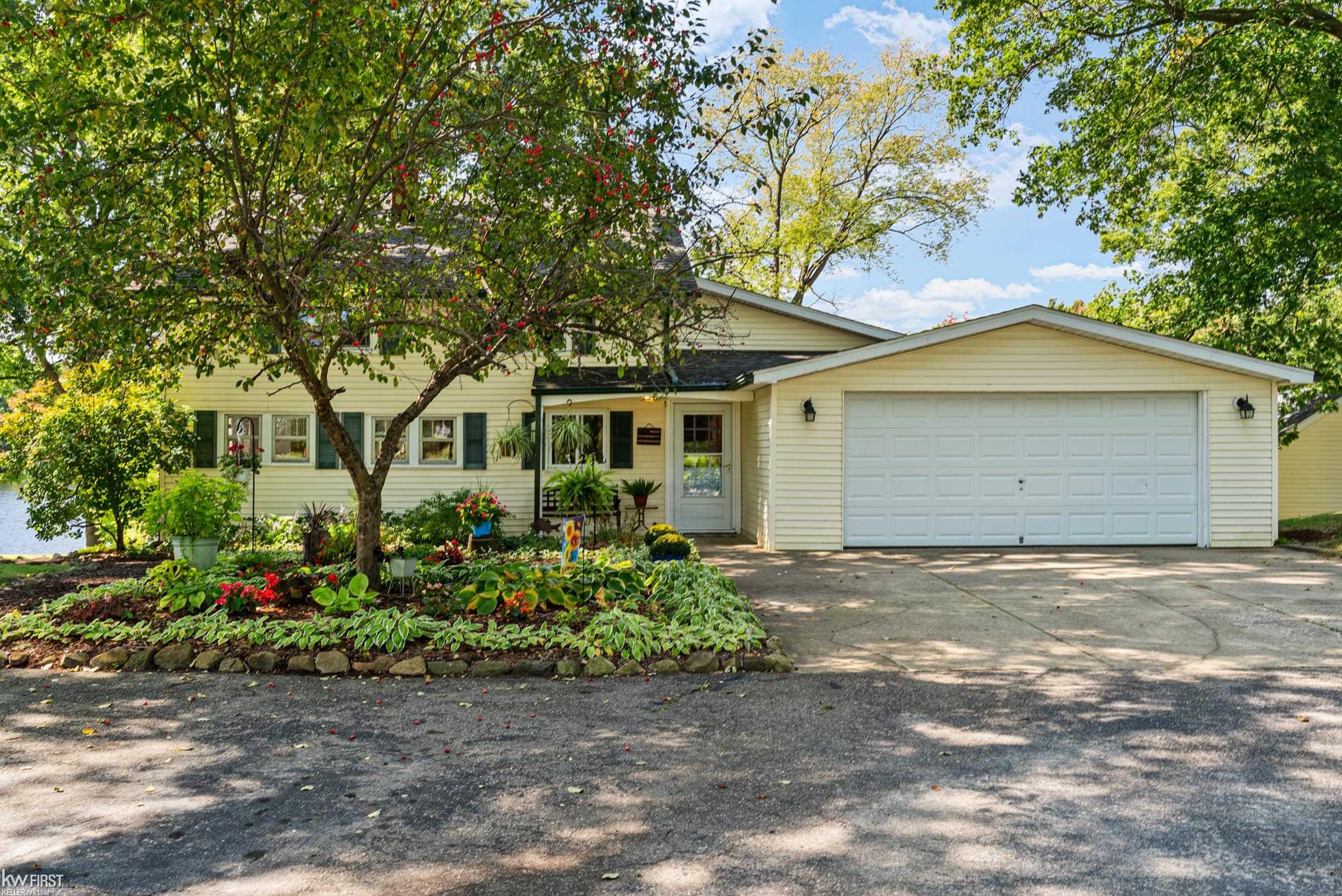 7195 Big Trail Drive, Holly, MI, 48442