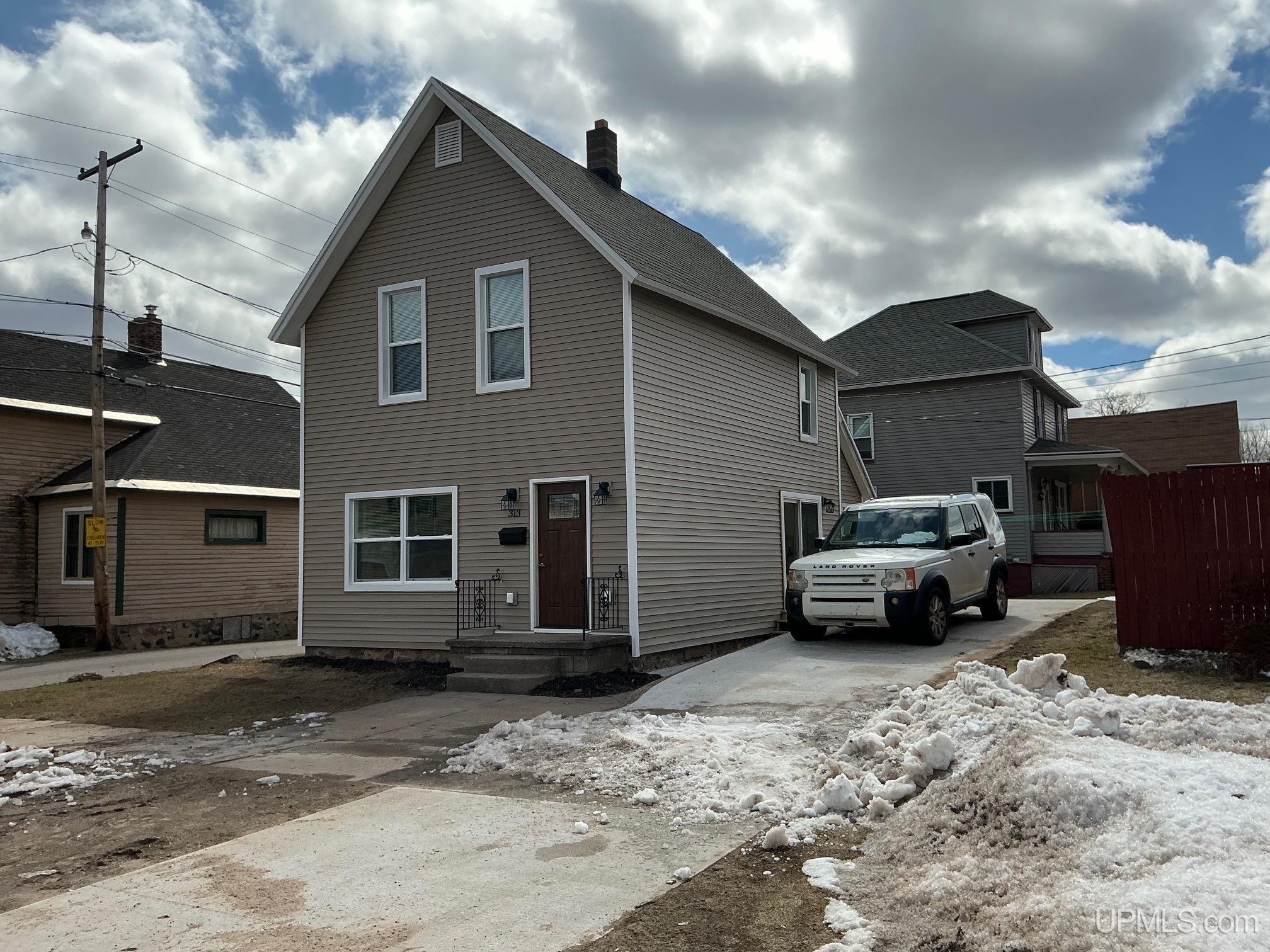 313 N Pioneer Avenue, Negaunee, MI, 49866