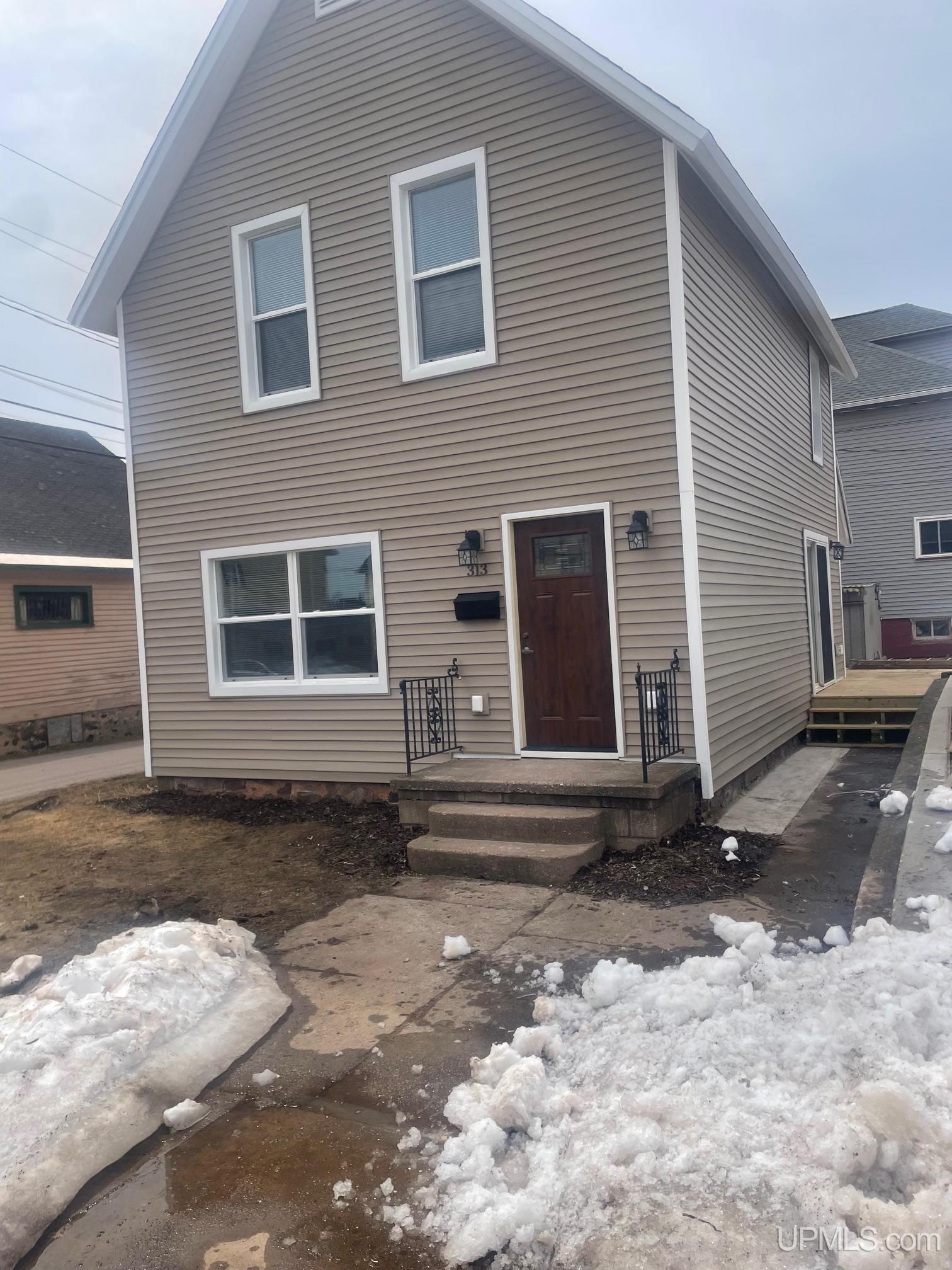 313 N Pioneer Avenue, Negaunee, MI, 49866