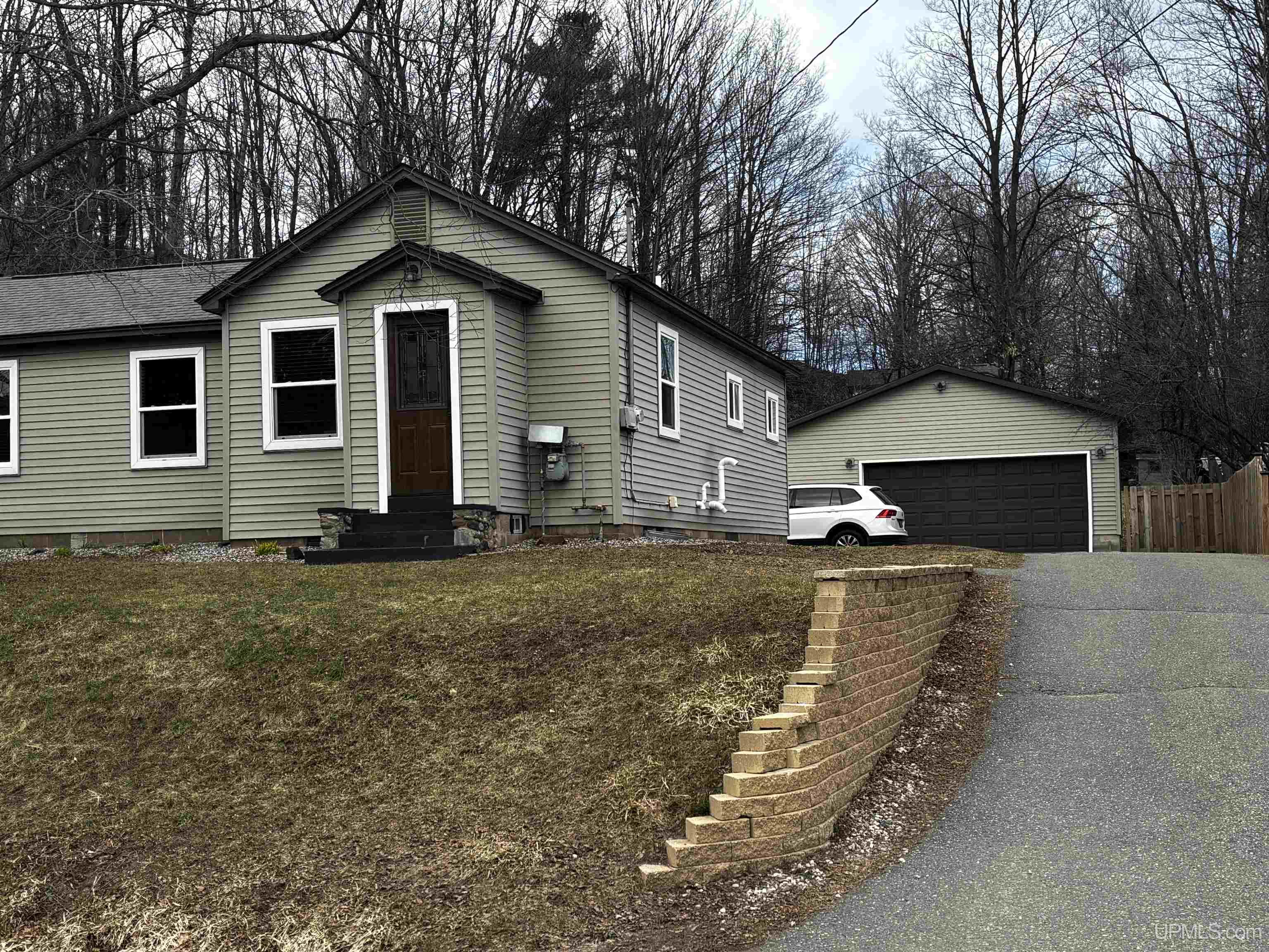 2162 Bancroft Street, Marquette, MI, 49855