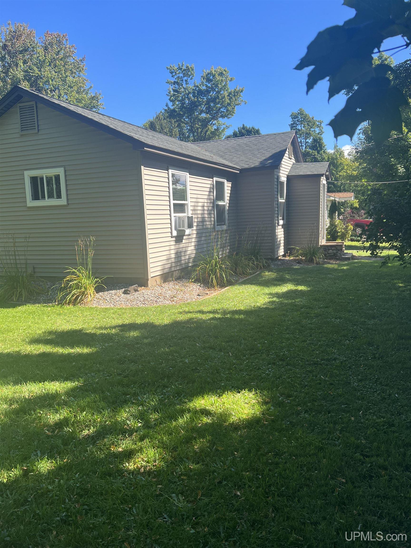 2162 Bancroft Street, Marquette, MI, 49855