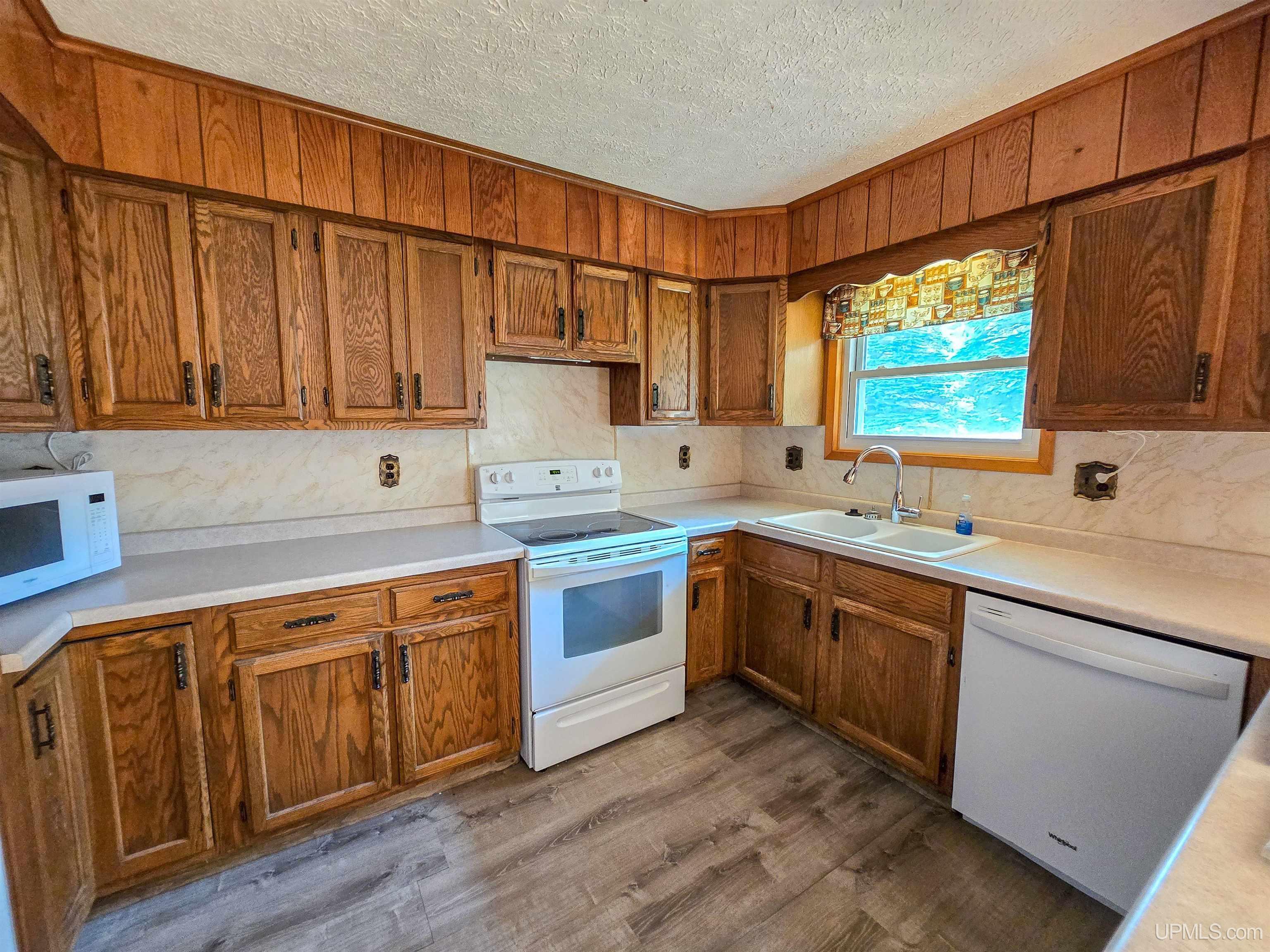 7967 Church Street, Naubinway, MI, 49762