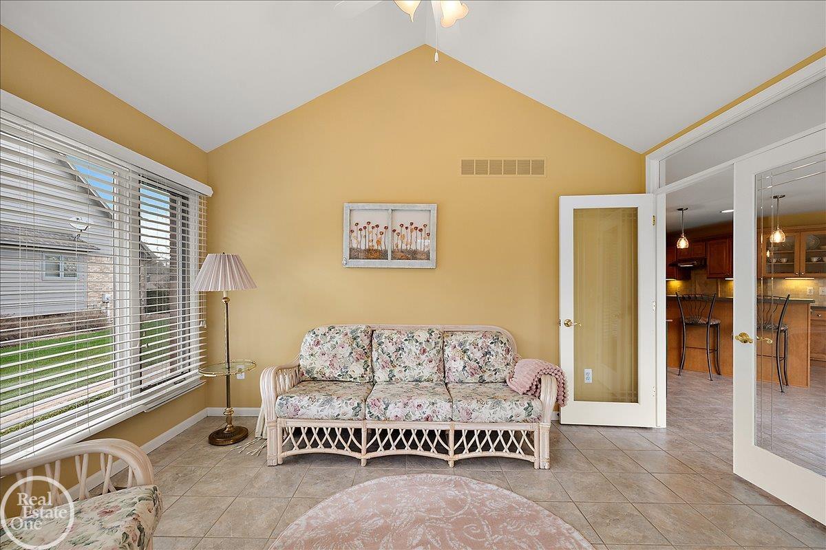 63815 Inverness Drive UNIT&nbsp;UNIT&nbsp;#53, Washington Twp, MI, 48095-2850