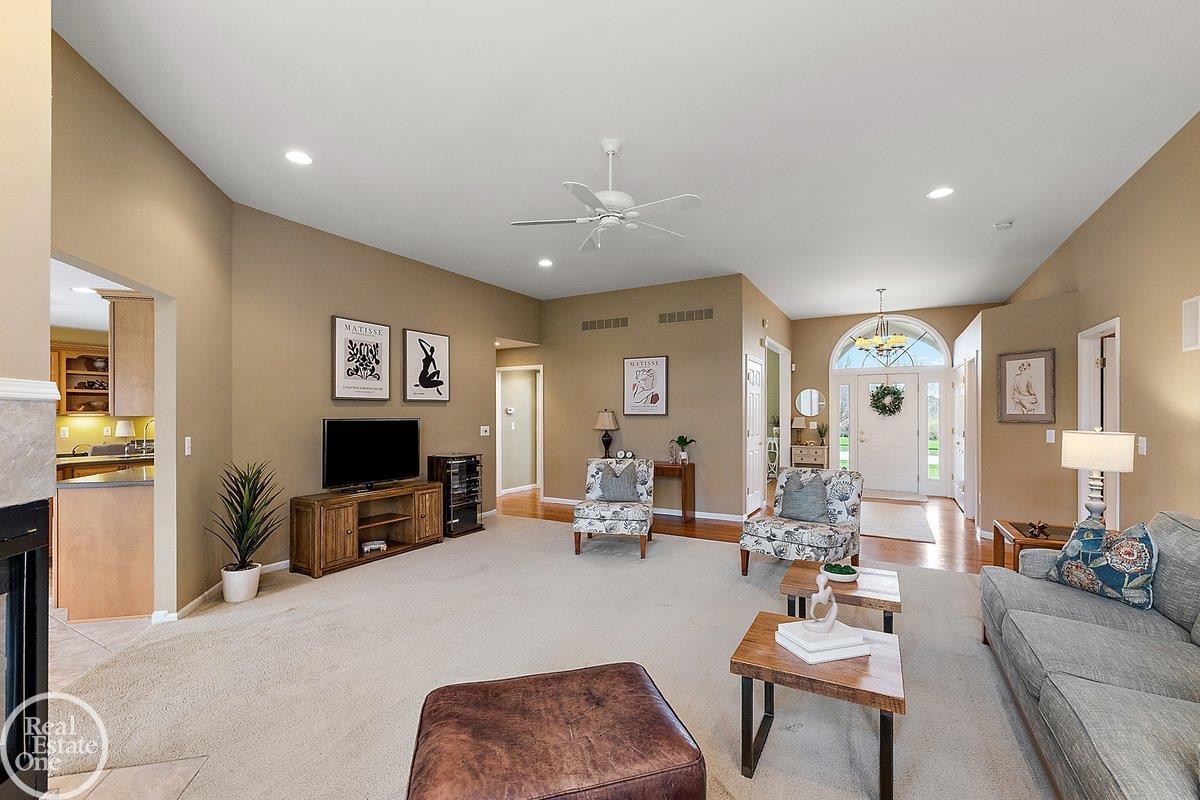 63815 Inverness Drive UNIT&nbsp;UNIT&nbsp;#53, Washington Twp, MI, 48095-2850