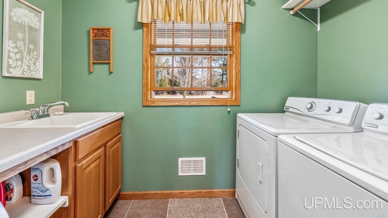 350 Evergreen Drive, Kingsford, MI, 49802