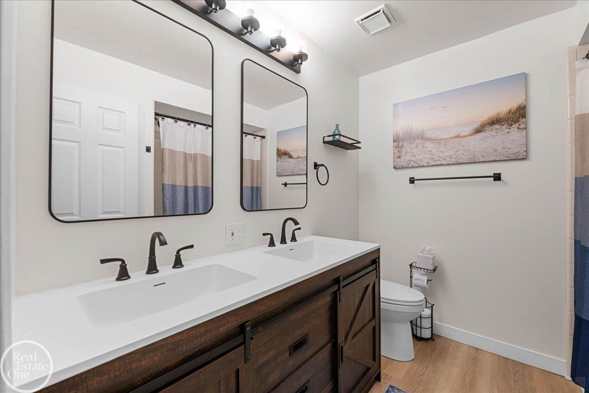 28070 Coleridge Street, Harrison Twp, MI, 48045