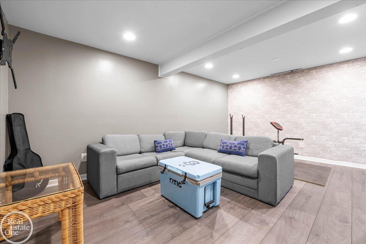 28070 Coleridge Street, Harrison Twp, MI, 48045