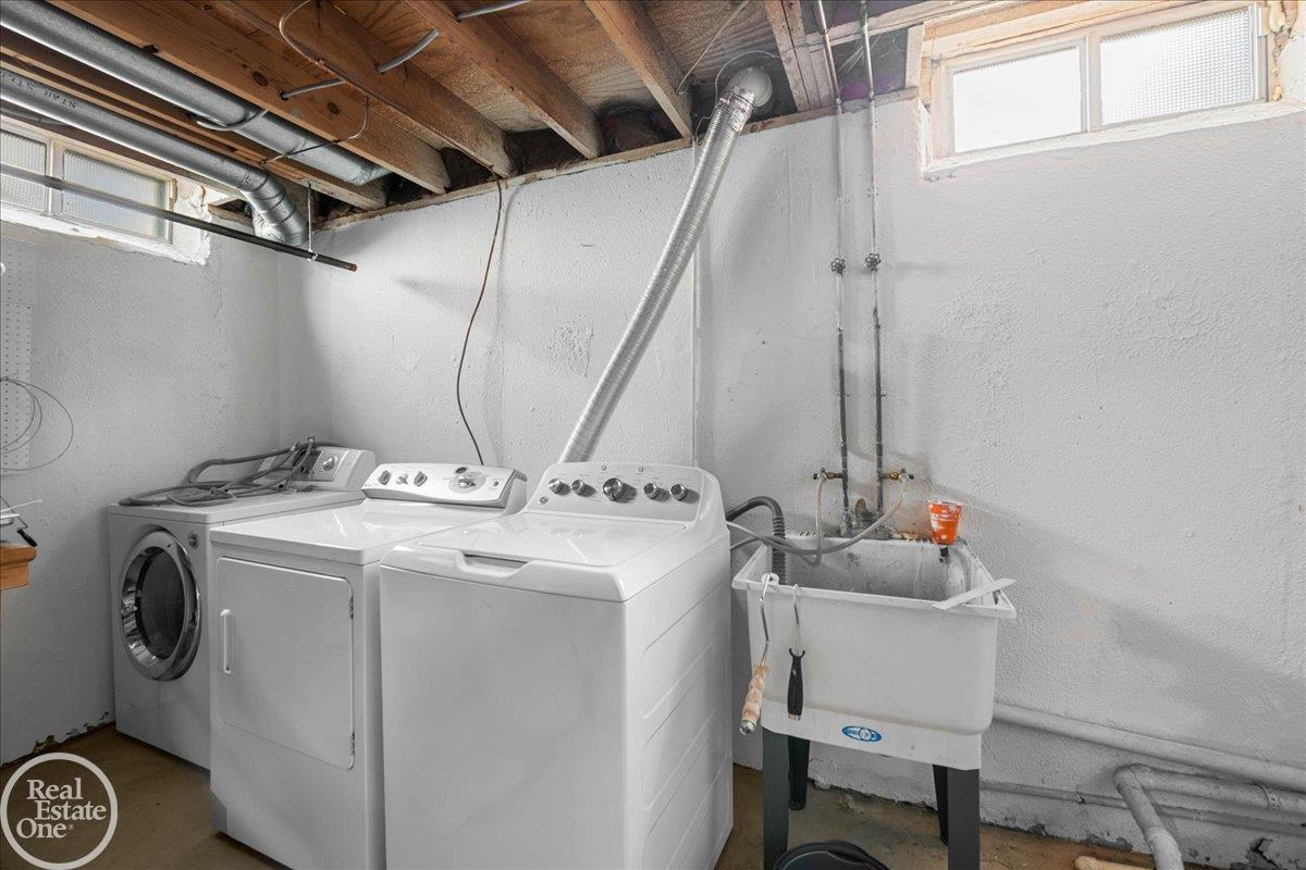 28070 Coleridge Street, Harrison Twp, MI, 48045