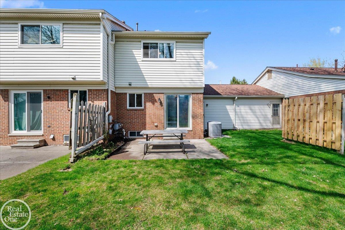 28070 Coleridge Street, Harrison Twp, MI, 48045