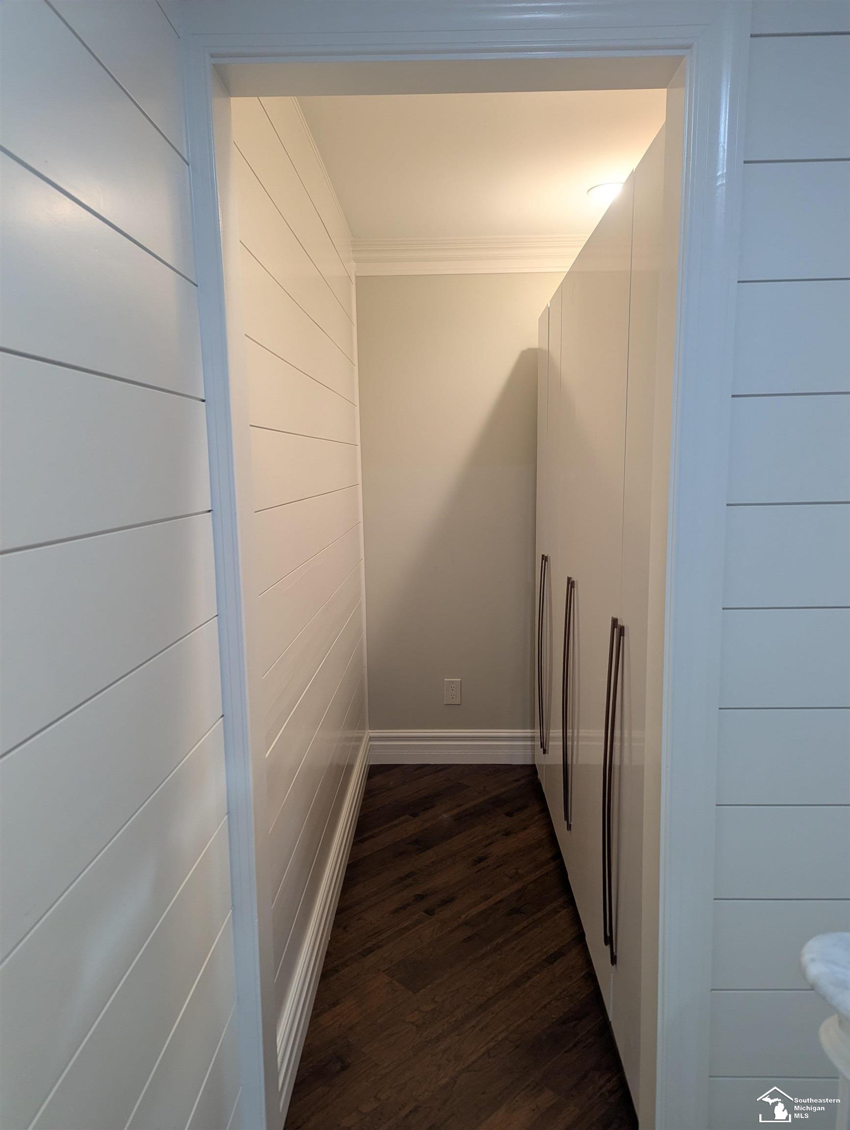 8908 Sarah Lane, Grosse Ile, MI, 48138