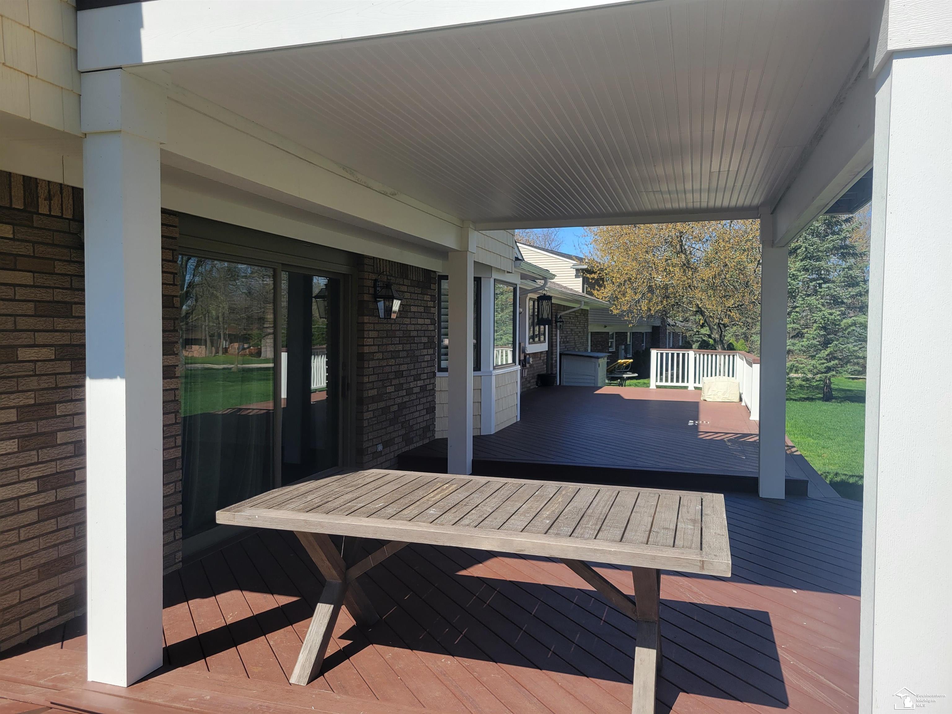 8908 Sarah Lane, Grosse Ile, MI, 48138