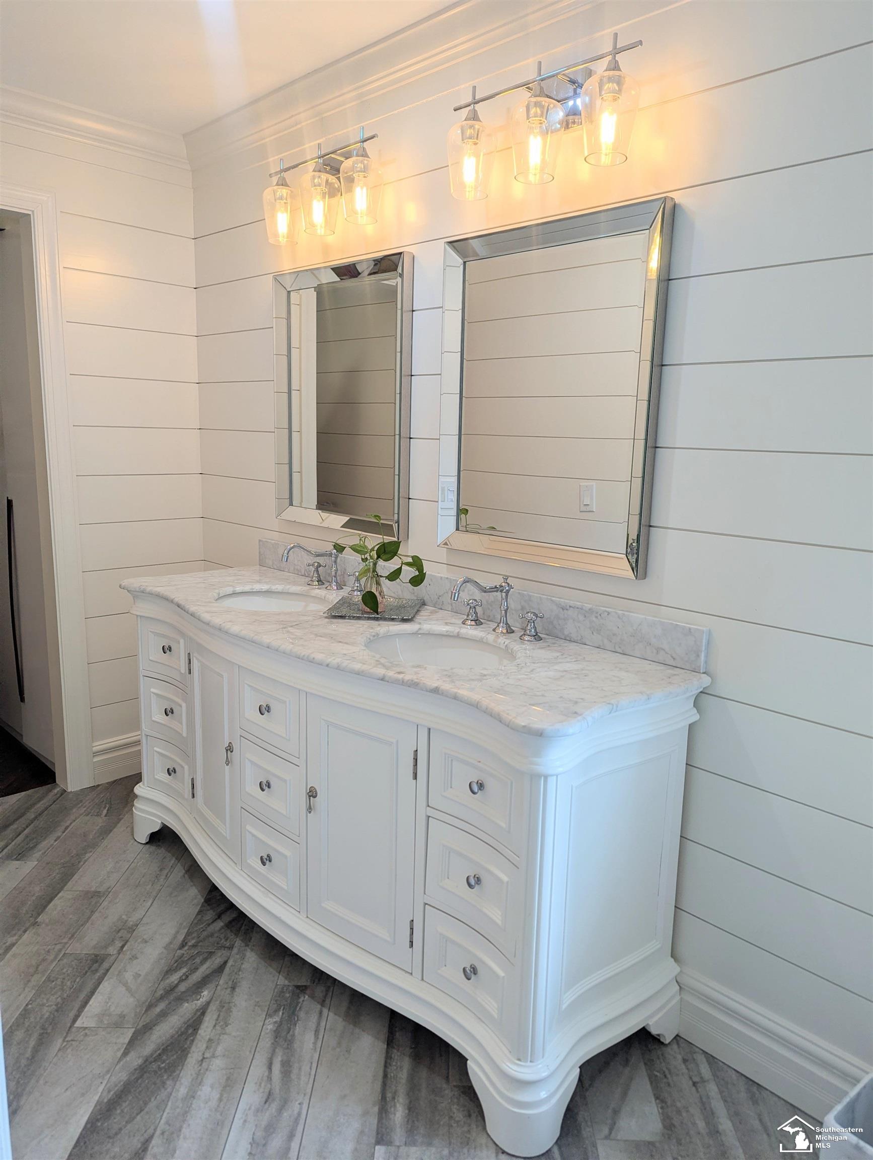 8908 Sarah Lane, Grosse Ile, MI, 48138