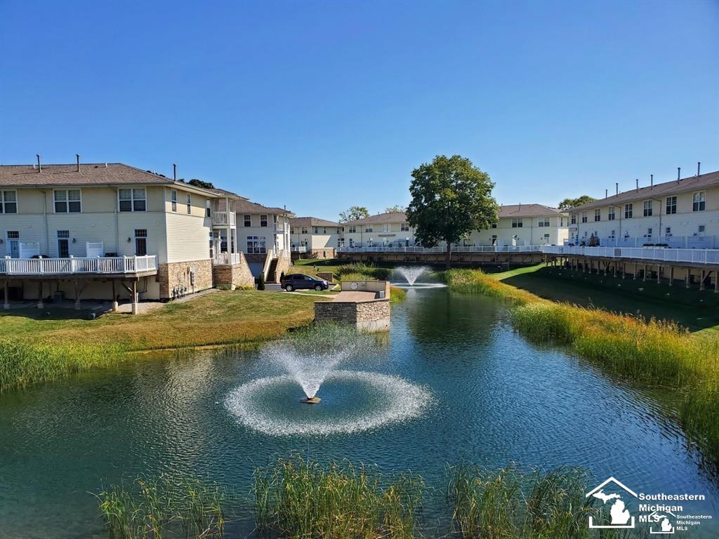 507 Mackinaw Trail, Luna Pier, MI, 48157