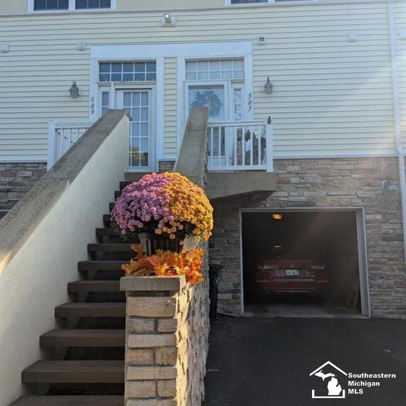 507 Mackinaw Trail, Luna Pier, MI, 48157