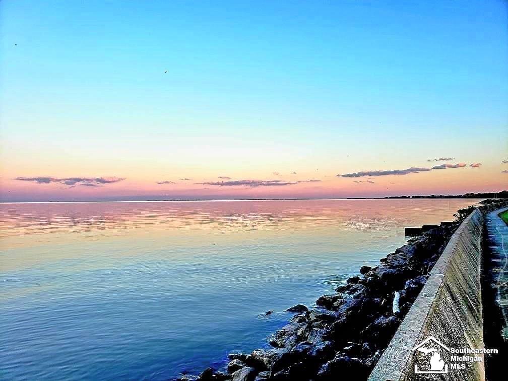 507 Mackinaw Trail, Luna Pier, MI, 48157