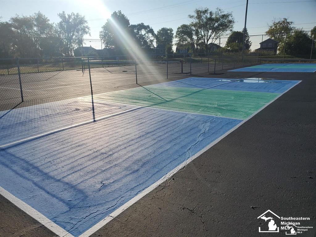 507 Mackinaw Trail, Luna Pier, MI, 48157