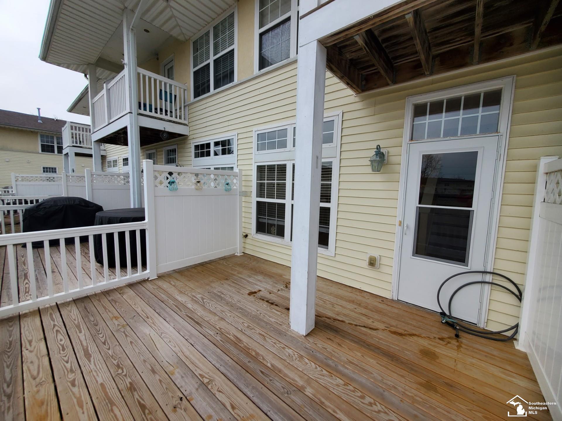 507 Mackinaw Trail, Luna Pier, MI, 48157