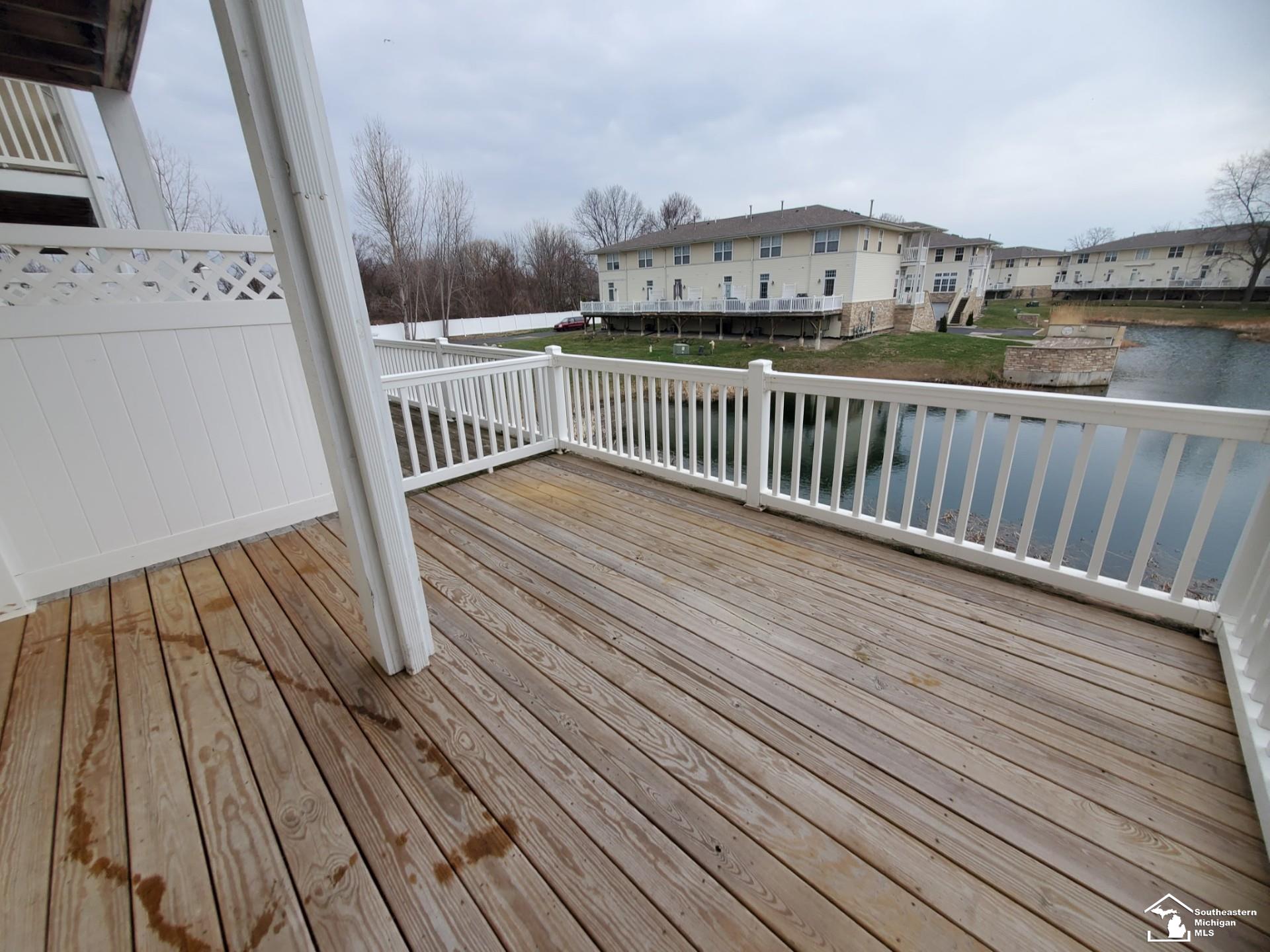 507 Mackinaw Trail, Luna Pier, MI, 48157