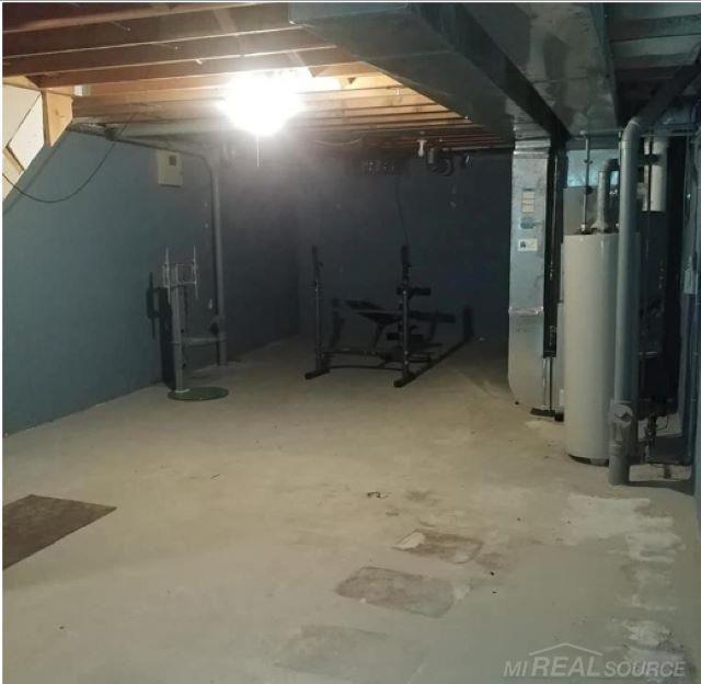 205 Pineview Court, Saint Clair Shores, MI, 48081