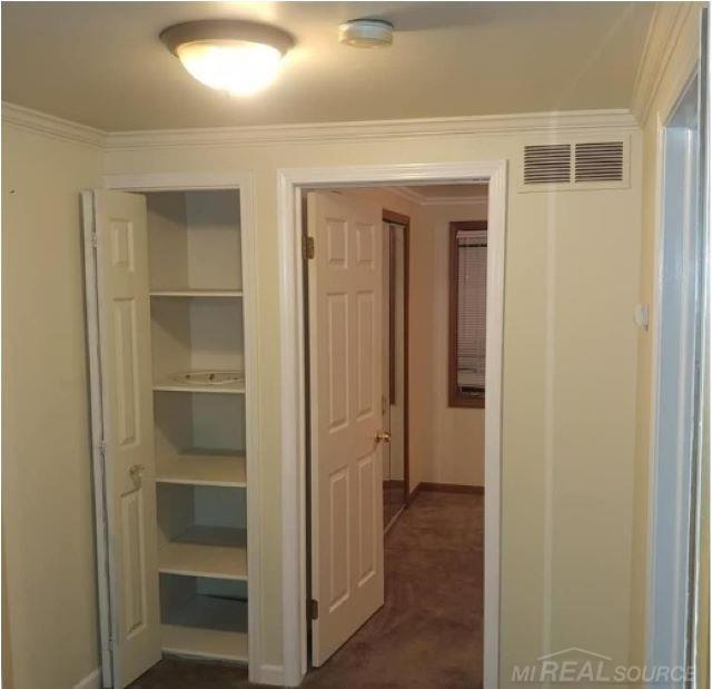 205 Pineview Court, Saint Clair Shores, MI, 48081