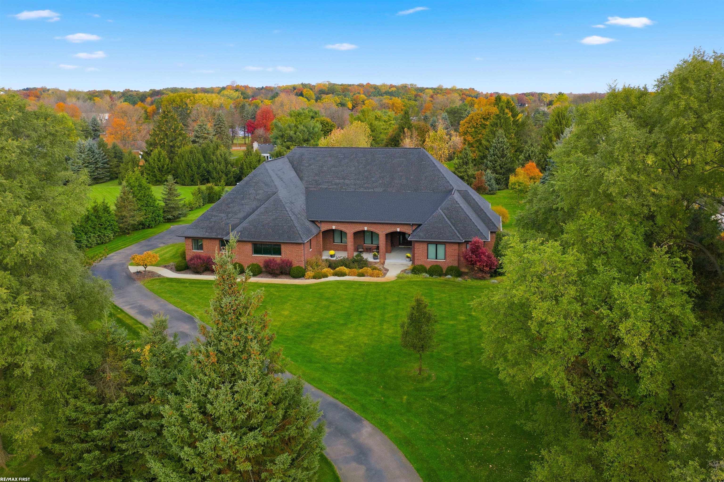 4376 Lancaster DR