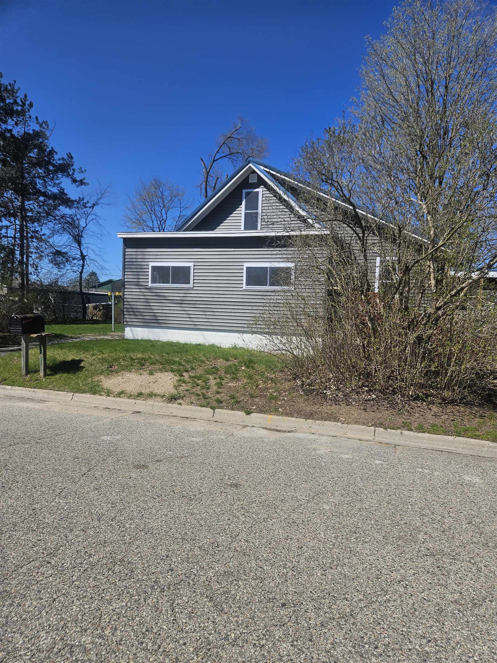 625 Cunningham Street, Clare, MI, 48617