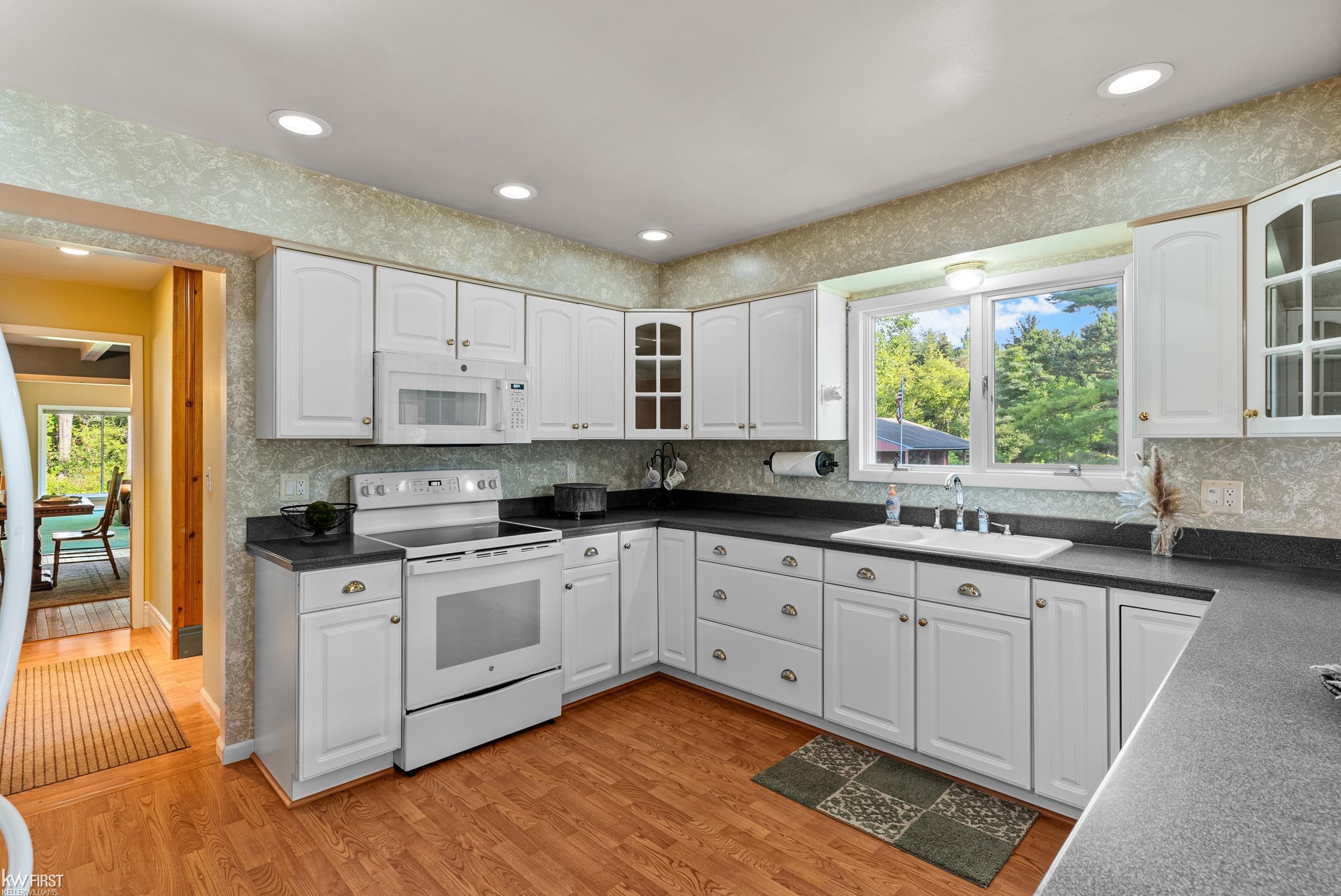 Photo 3 of Single family home for sale at 1061 Rose Ctr Rd, Fenton, MI 48430 | MLS# 5050204870 | Listing updated on 2026-10-07