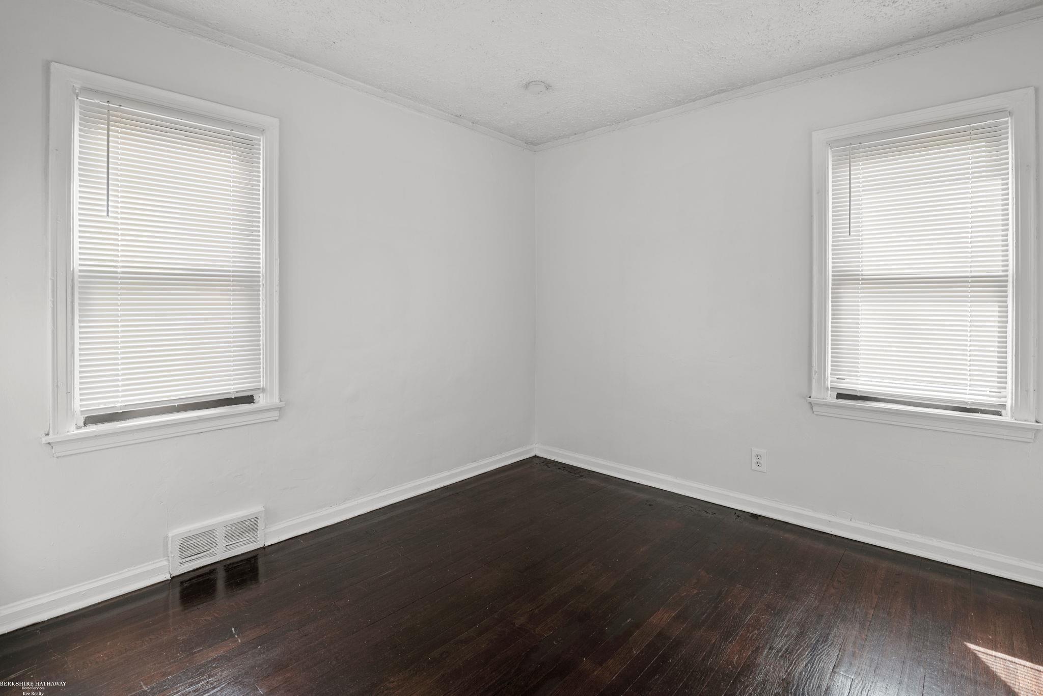 17583 Huntington Road, Detroit, MI, 48219