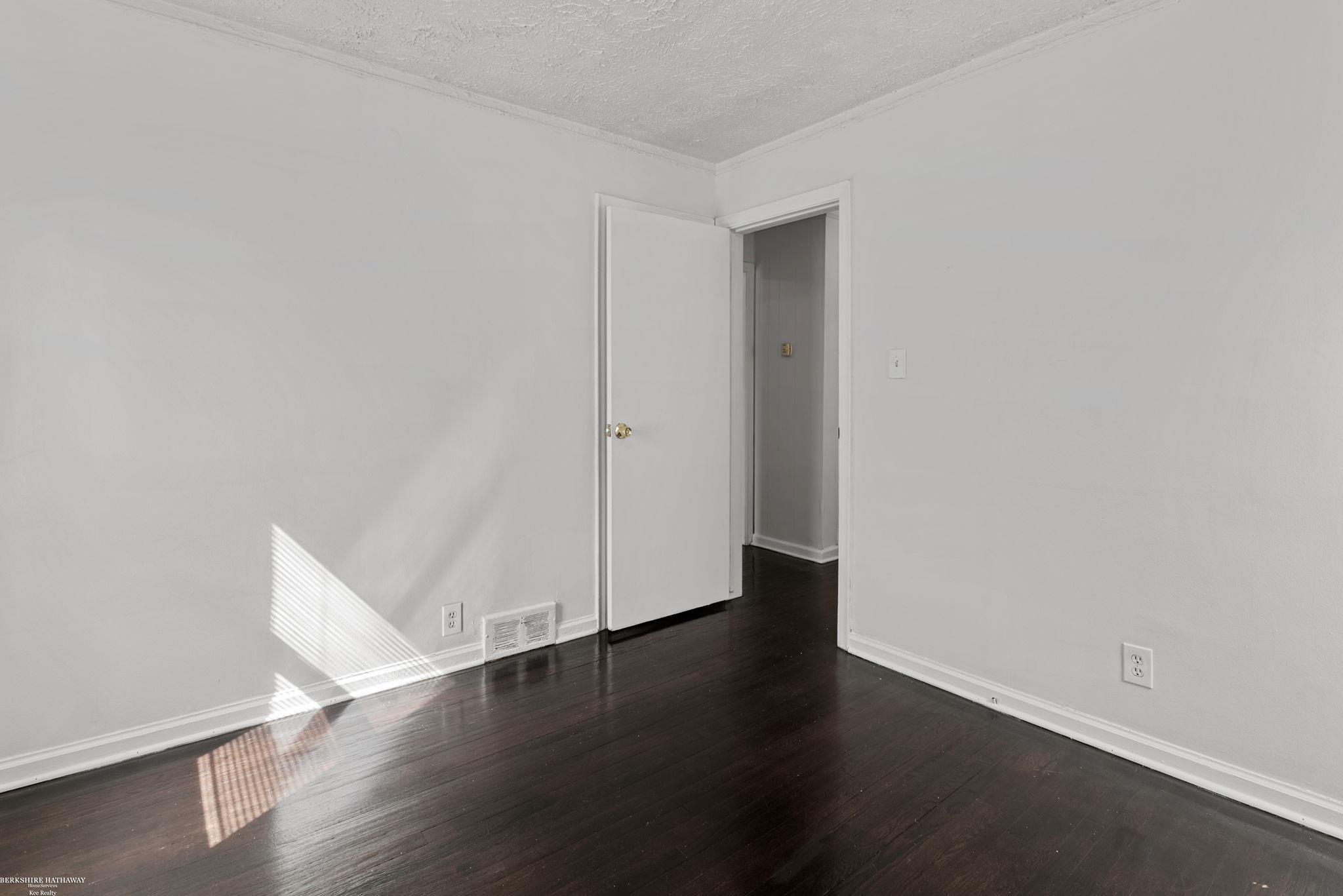 17583 Huntington Road, Detroit, MI, 48219