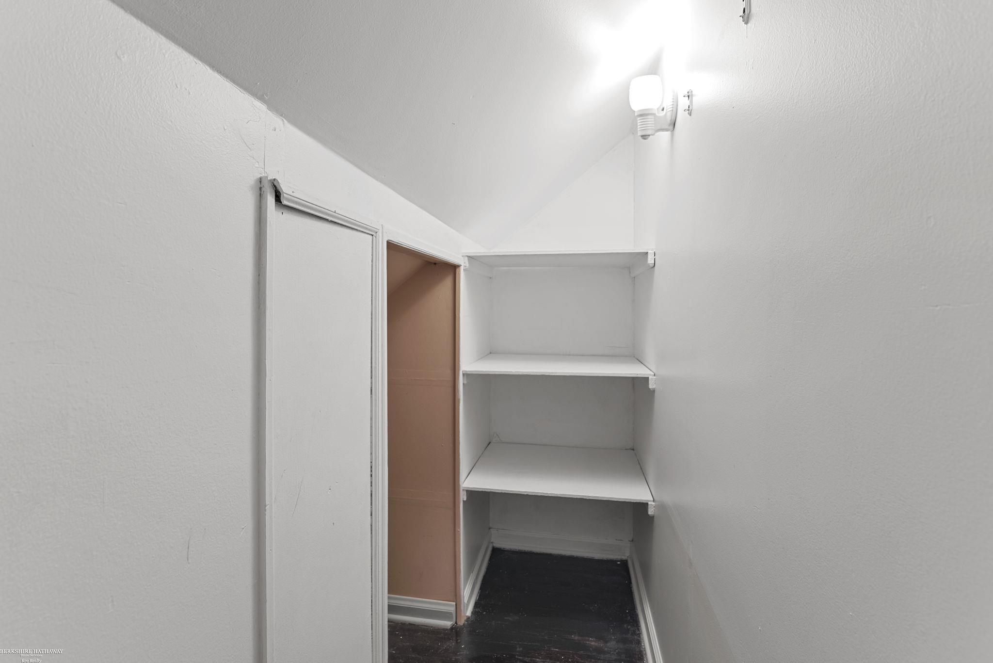 17583 Huntington Road, Detroit, MI, 48219